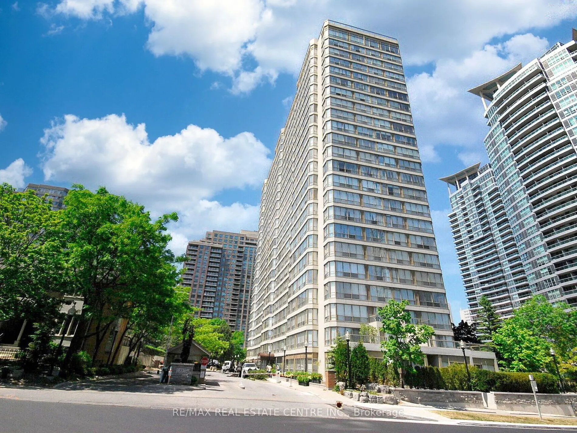 55 Elm Drive W, #1404