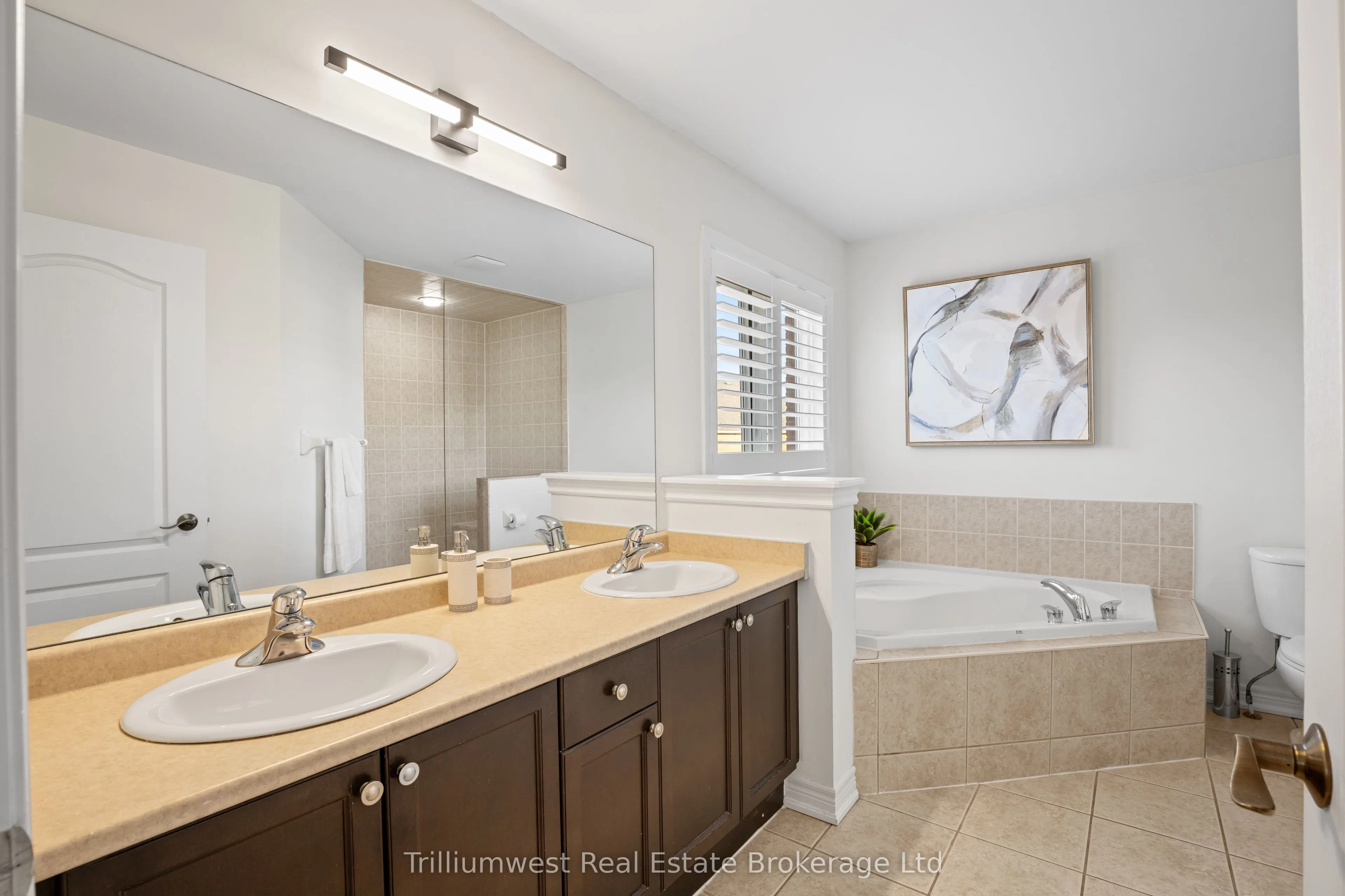 227 Beechtree Crescent