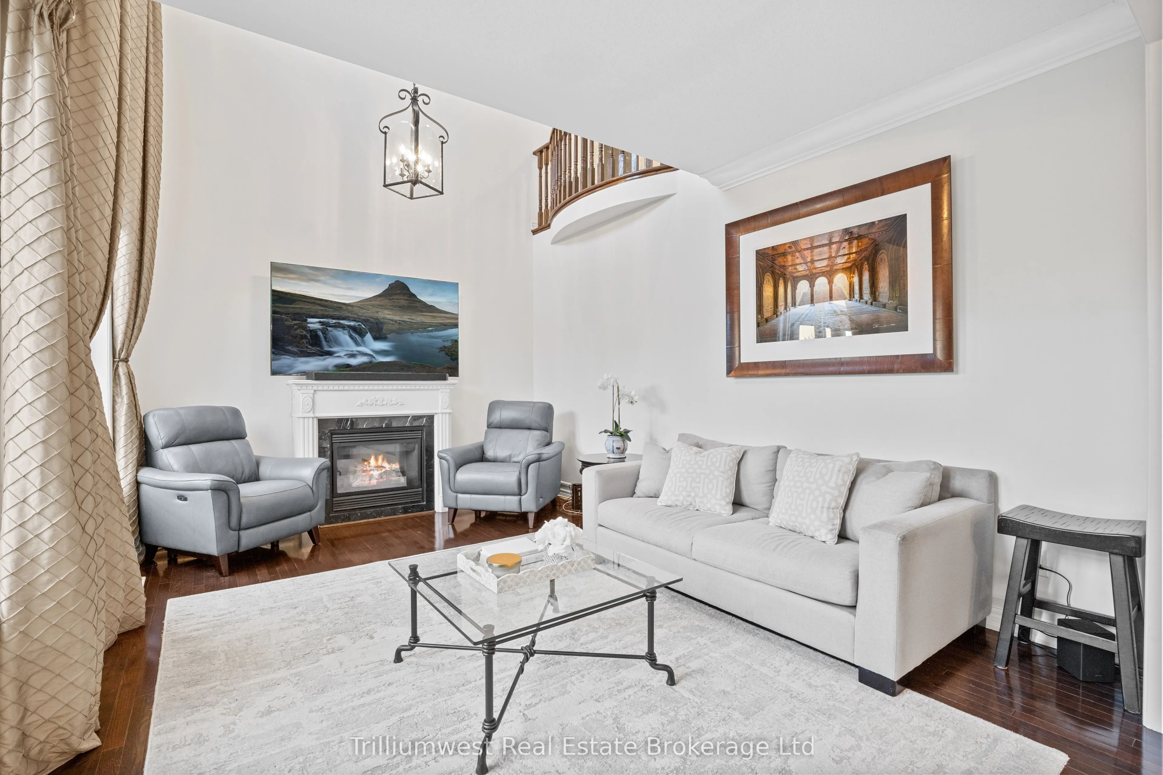 227 Beechtree Crescent