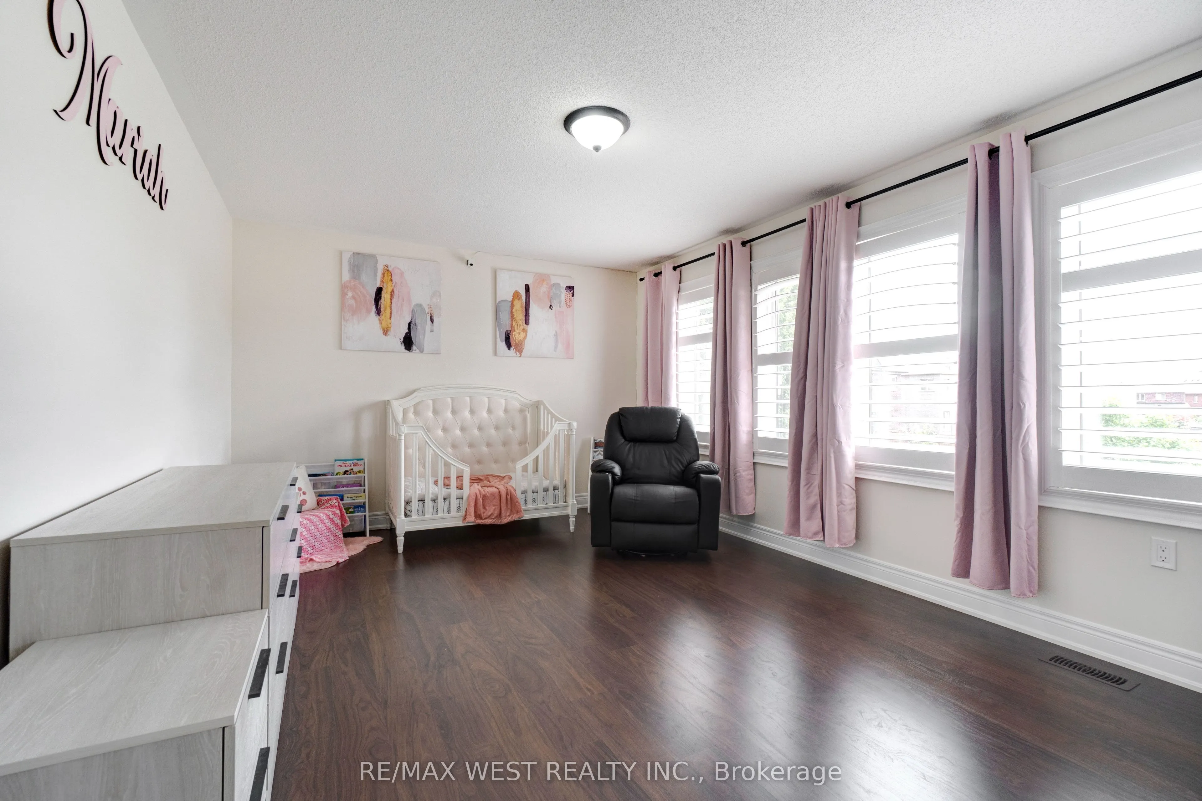 32 Brookwater Crescent