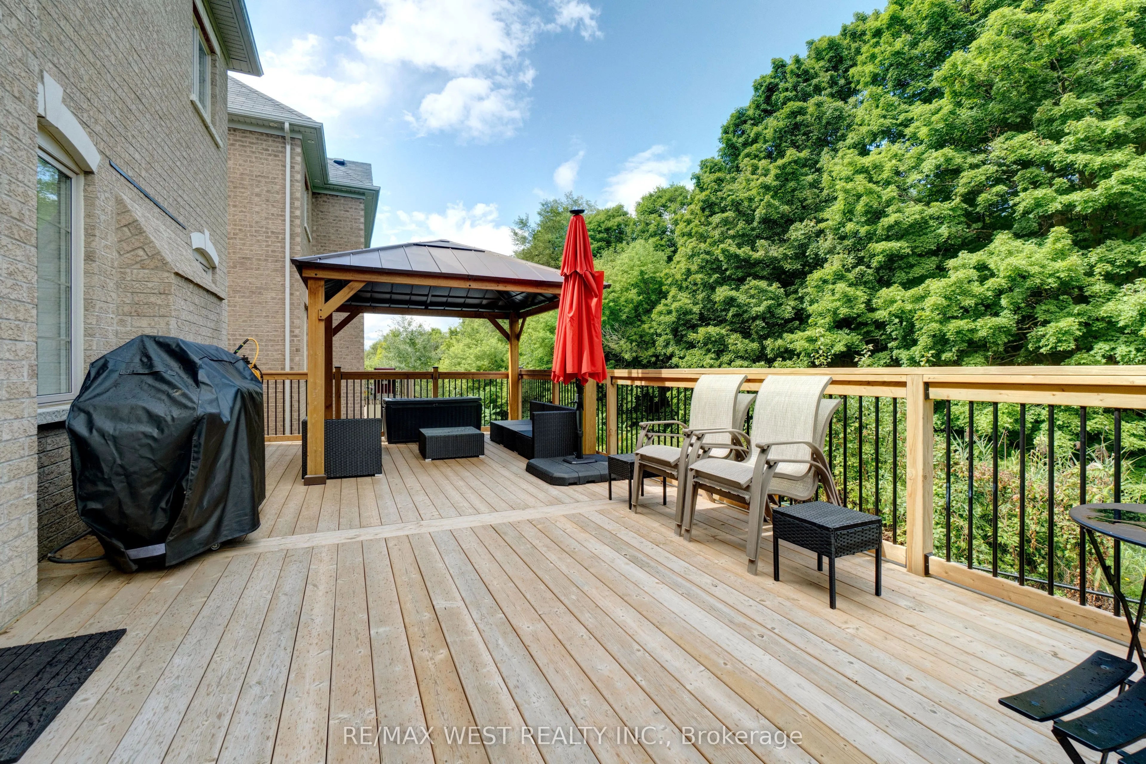 32 Brookwater Crescent
