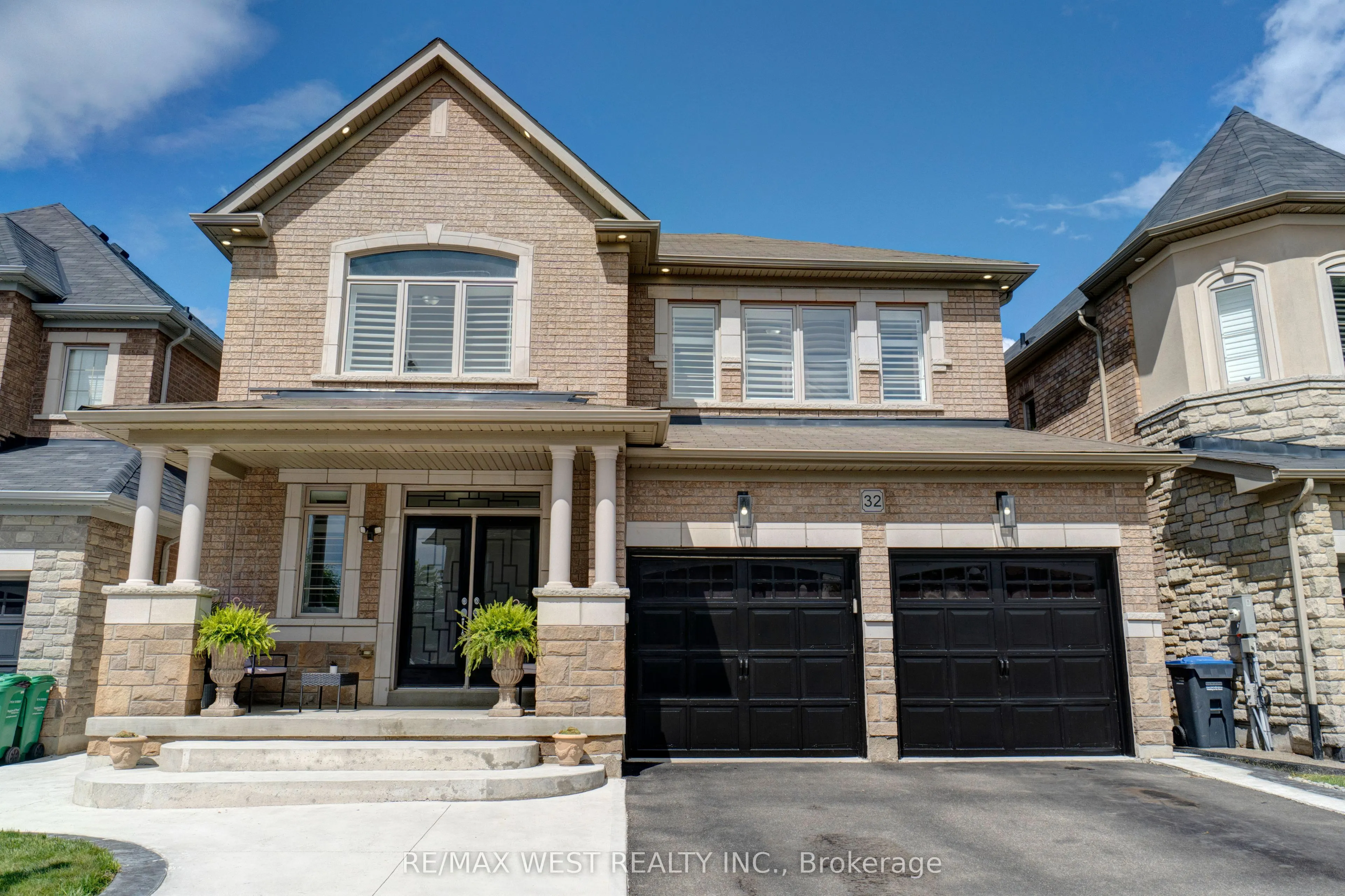 32 Brookwater Crescent