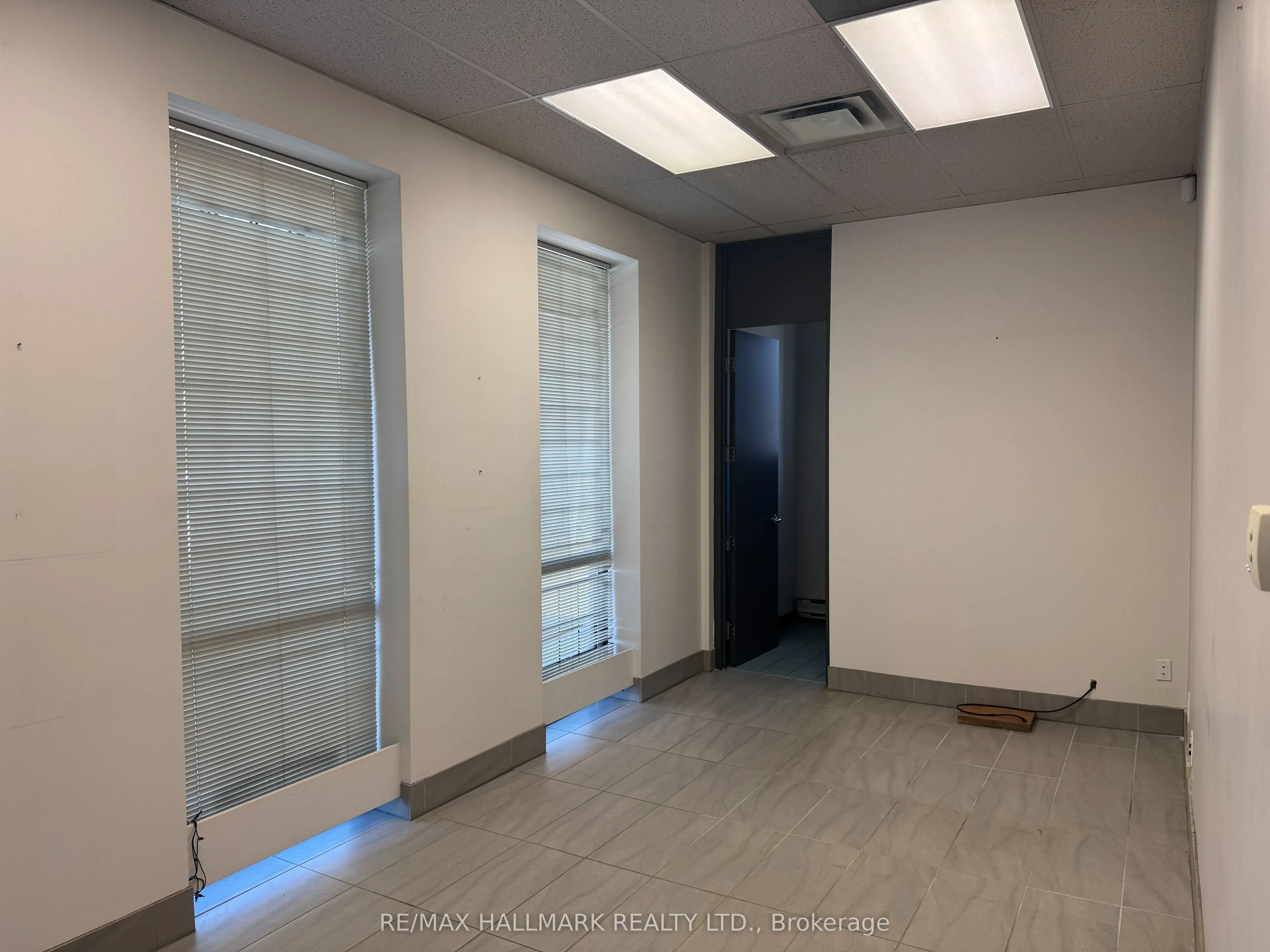 25 Vanley Crescent