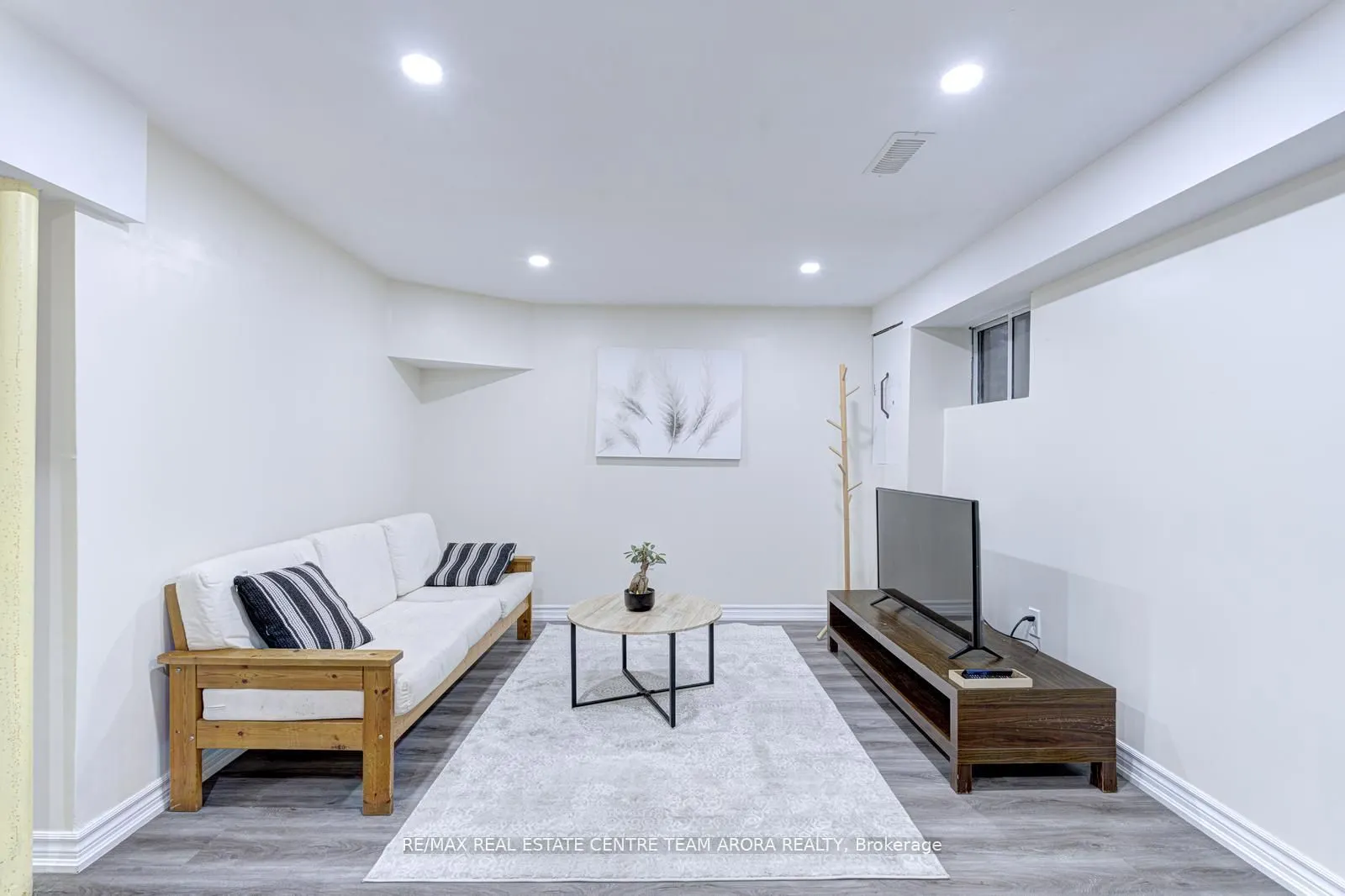 90 Dawson Crescent, #90