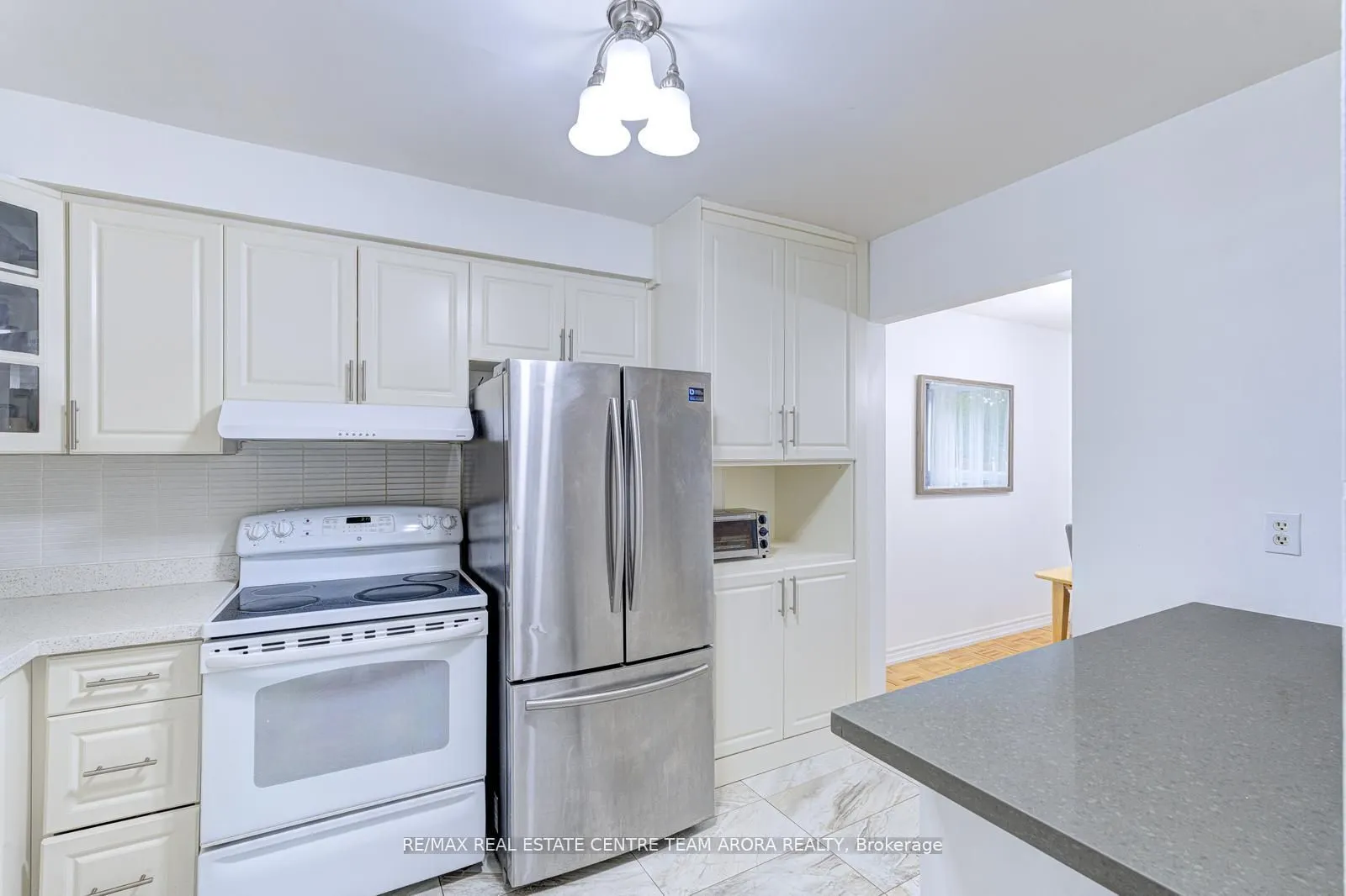 90 Dawson Crescent, #90