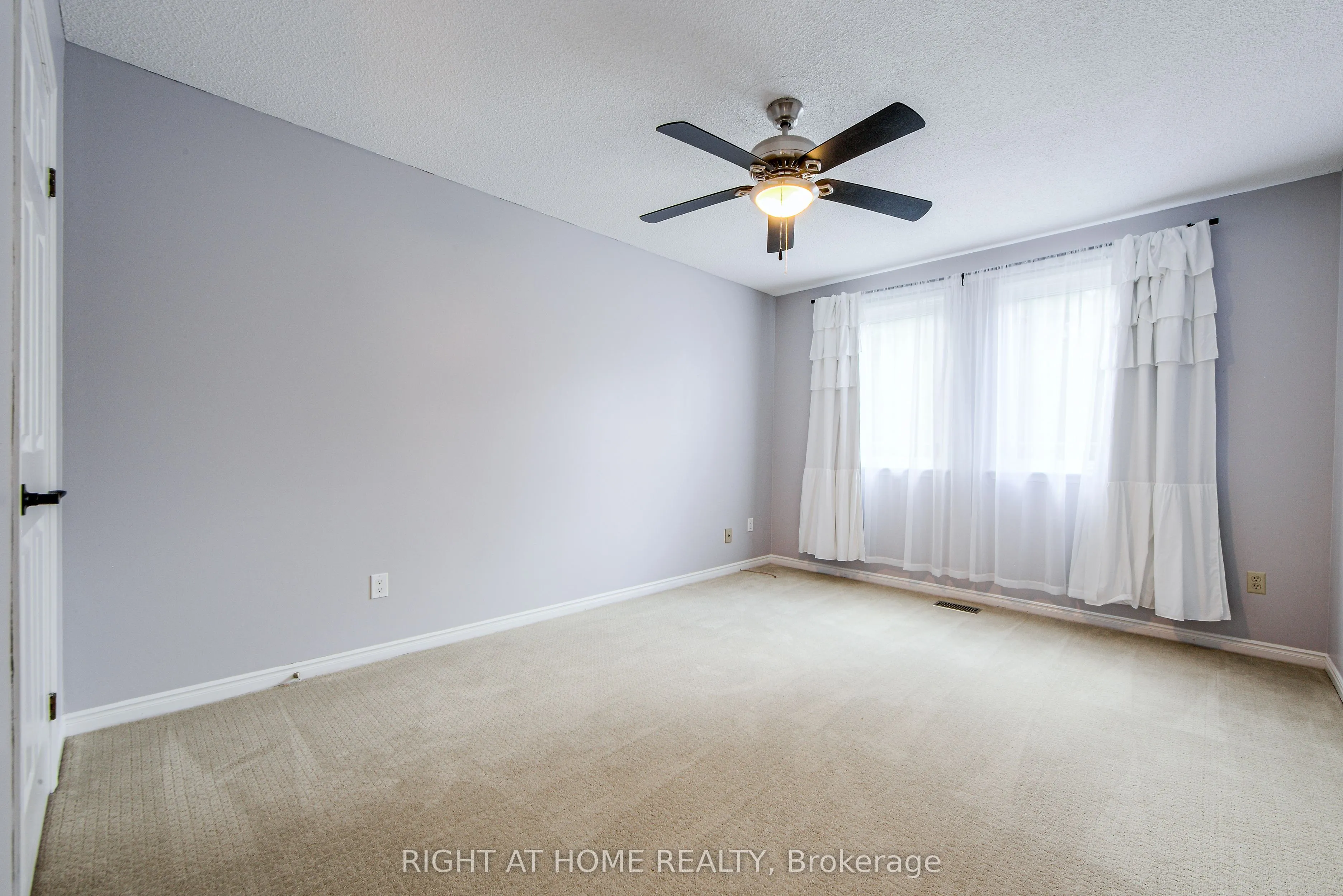 1020 Roxborough Drive