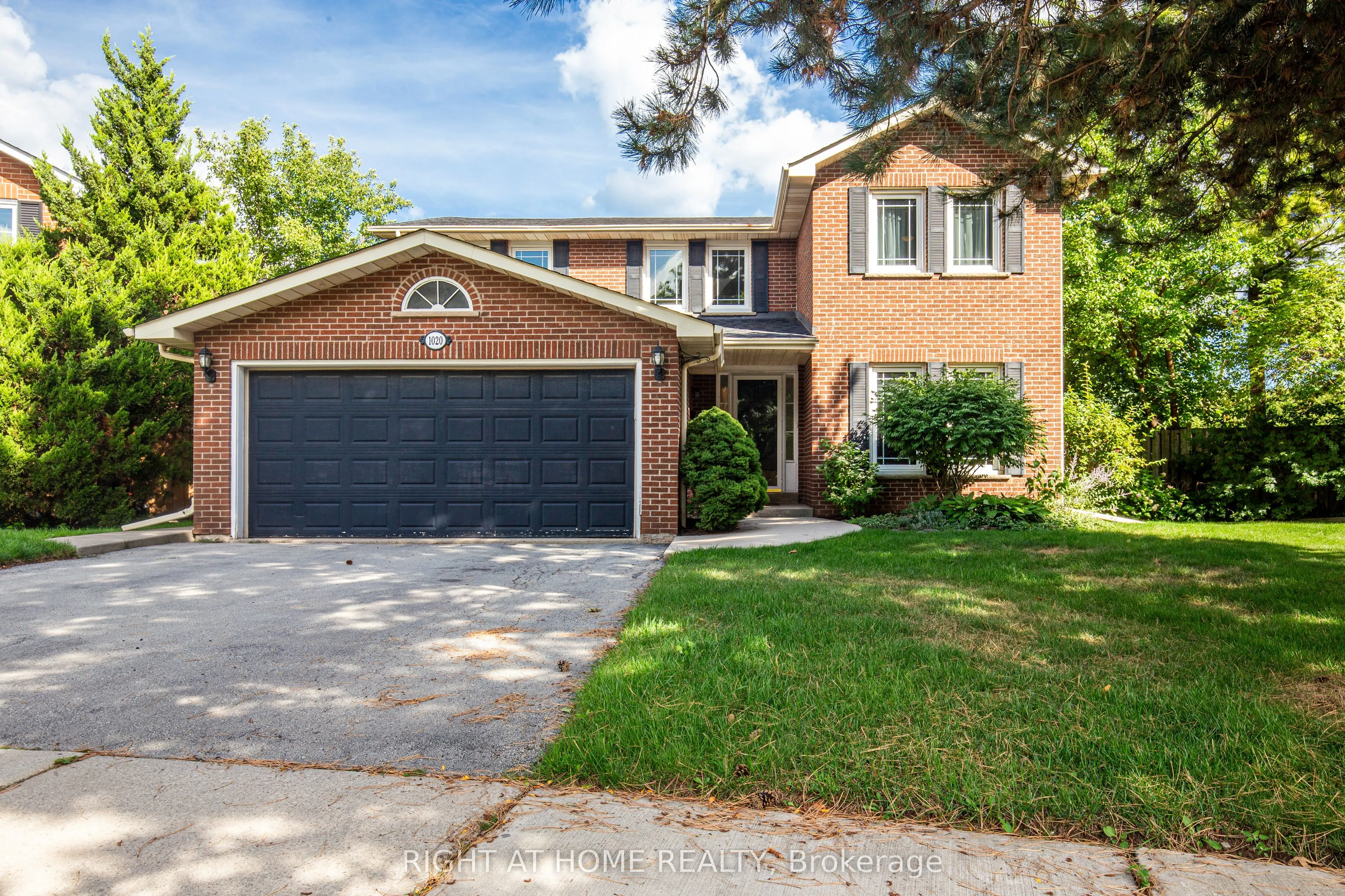 1020 Roxborough Drive