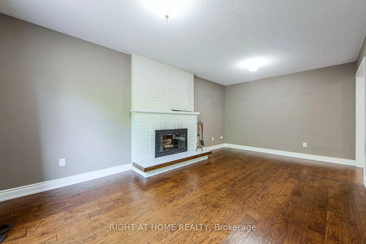 1020 Roxborough Drive