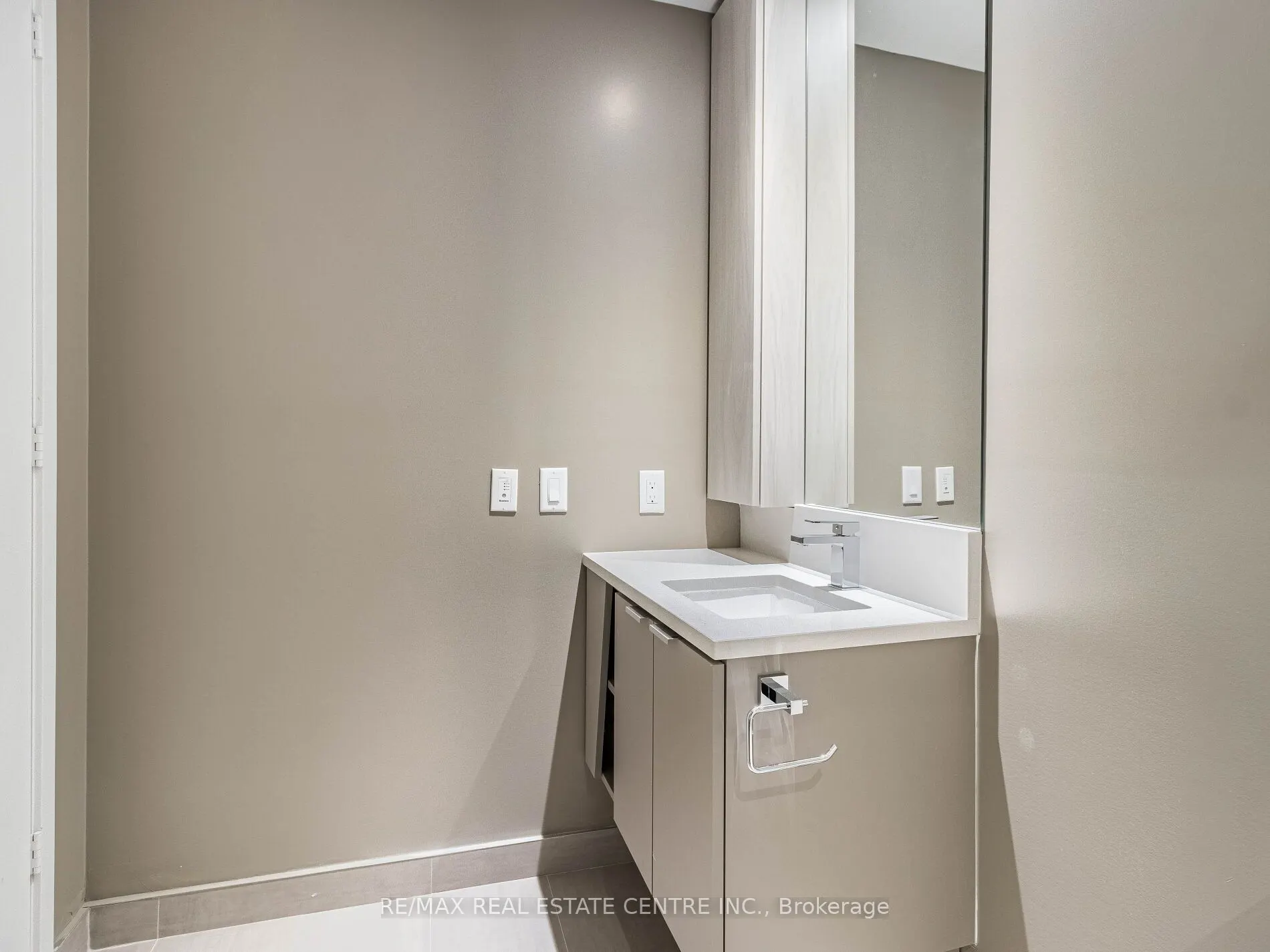 3883 Quartz Road, #5907