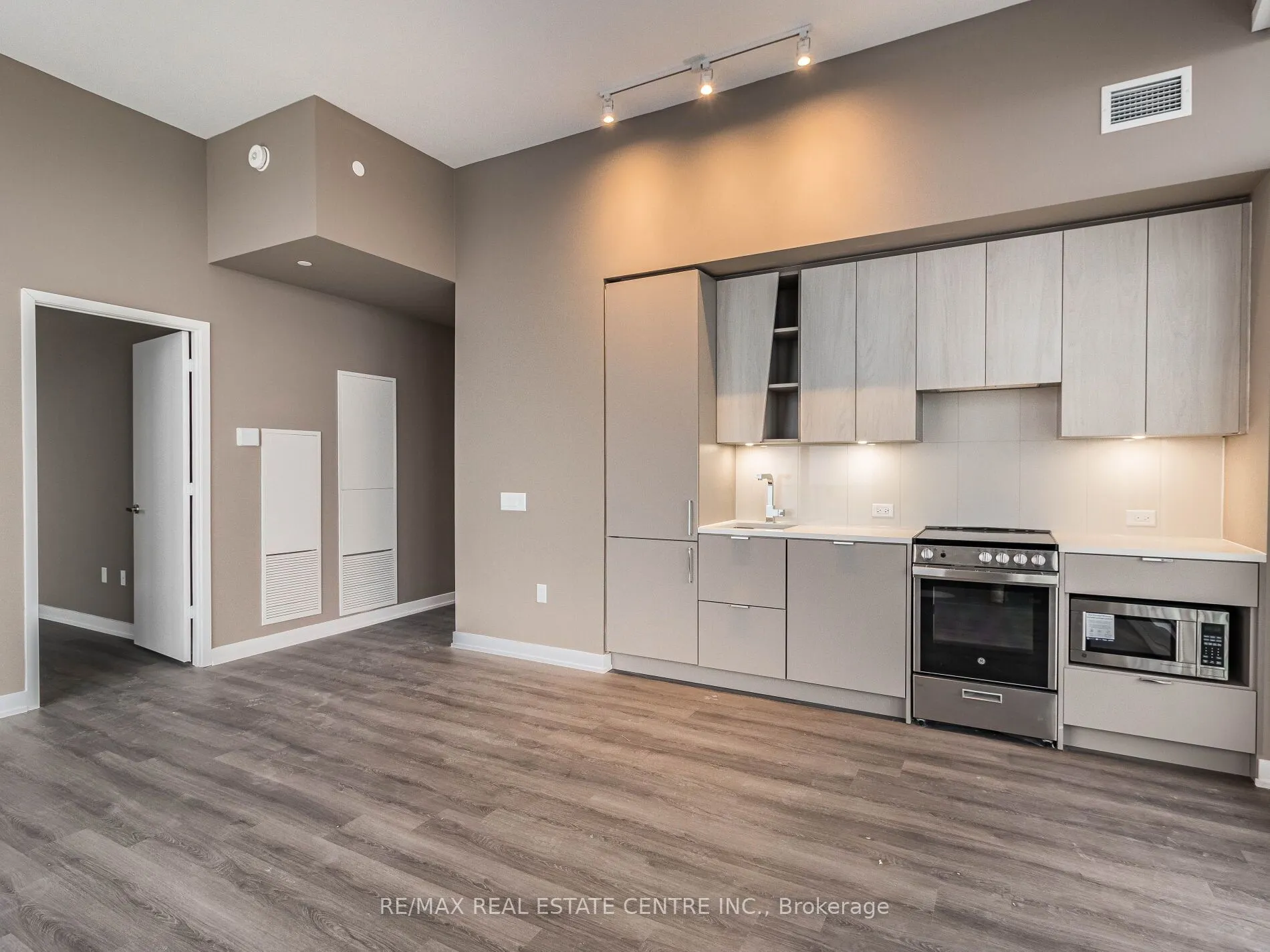 3883 Quartz Road, #5907