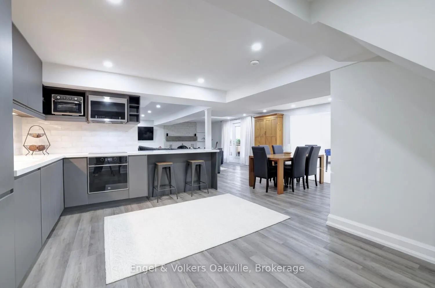 262 Vinova Court