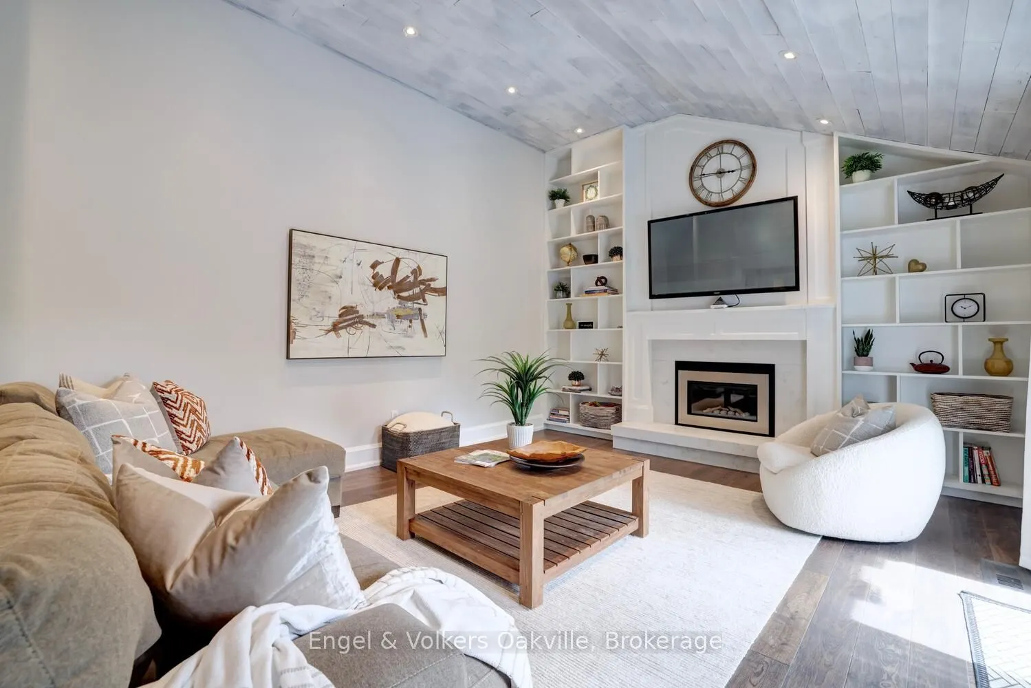 262 Vinova Court