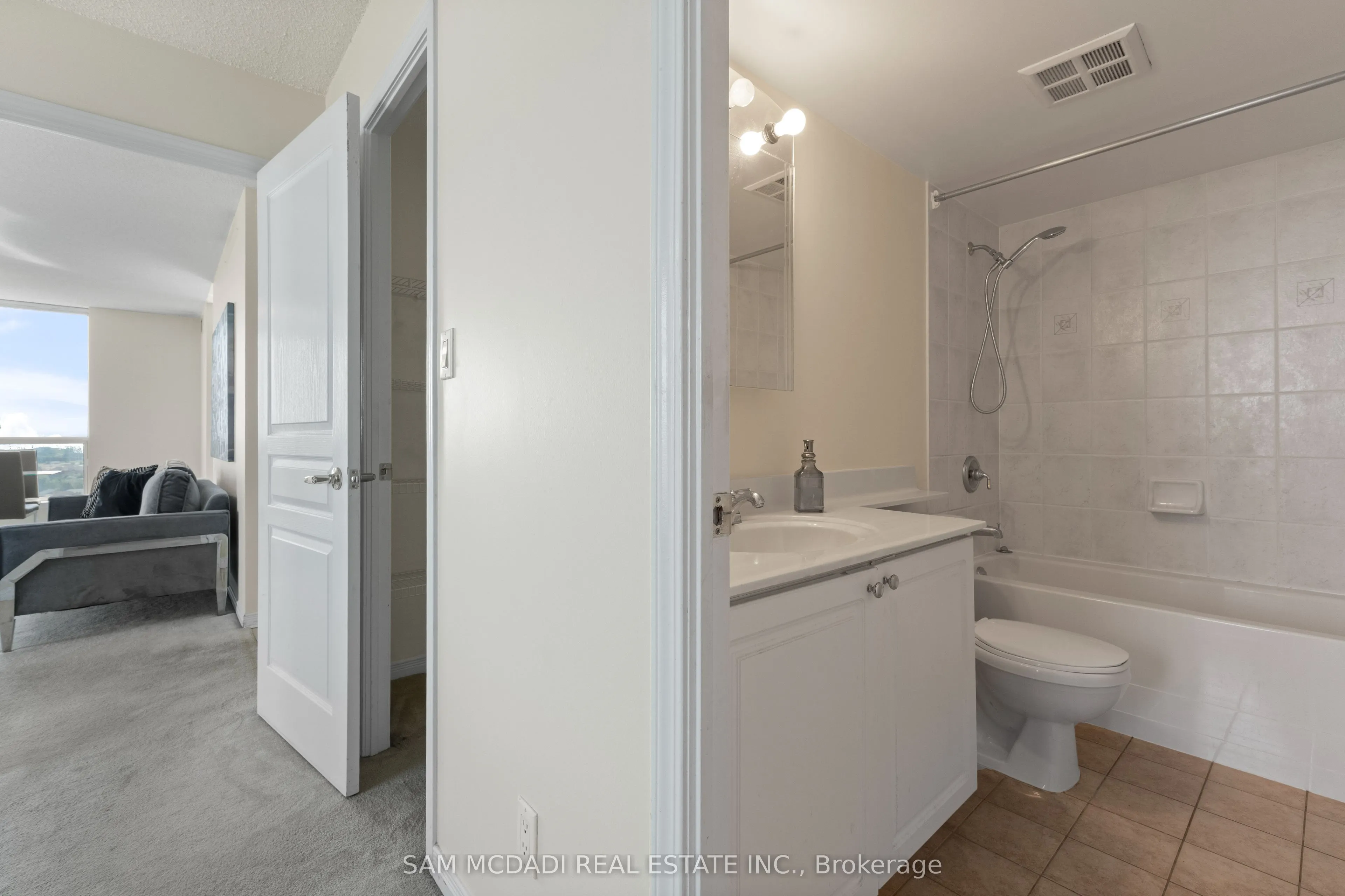 4879 Kimbermount Avenue, #1608