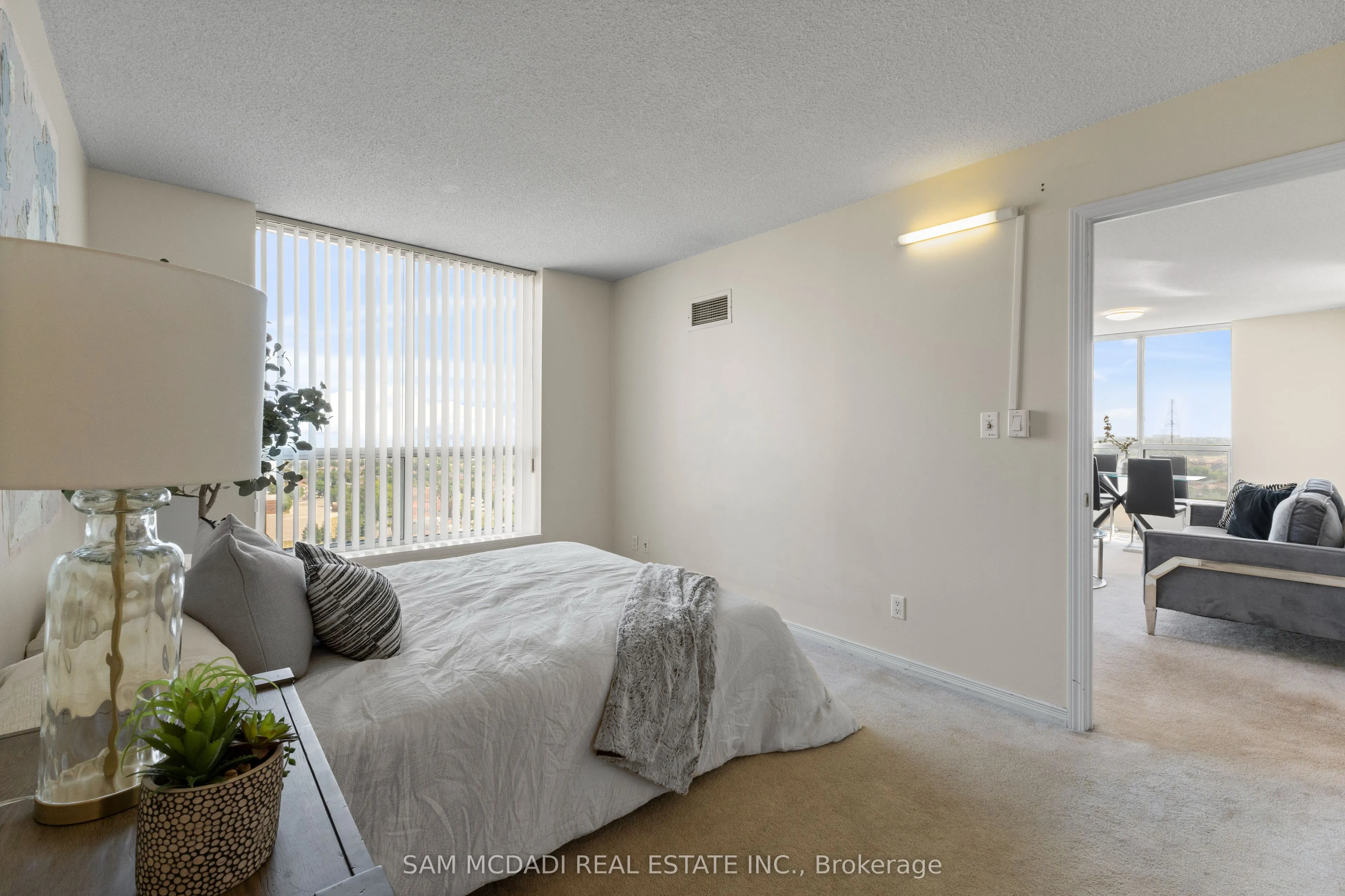 4879 Kimbermount Avenue, #1608