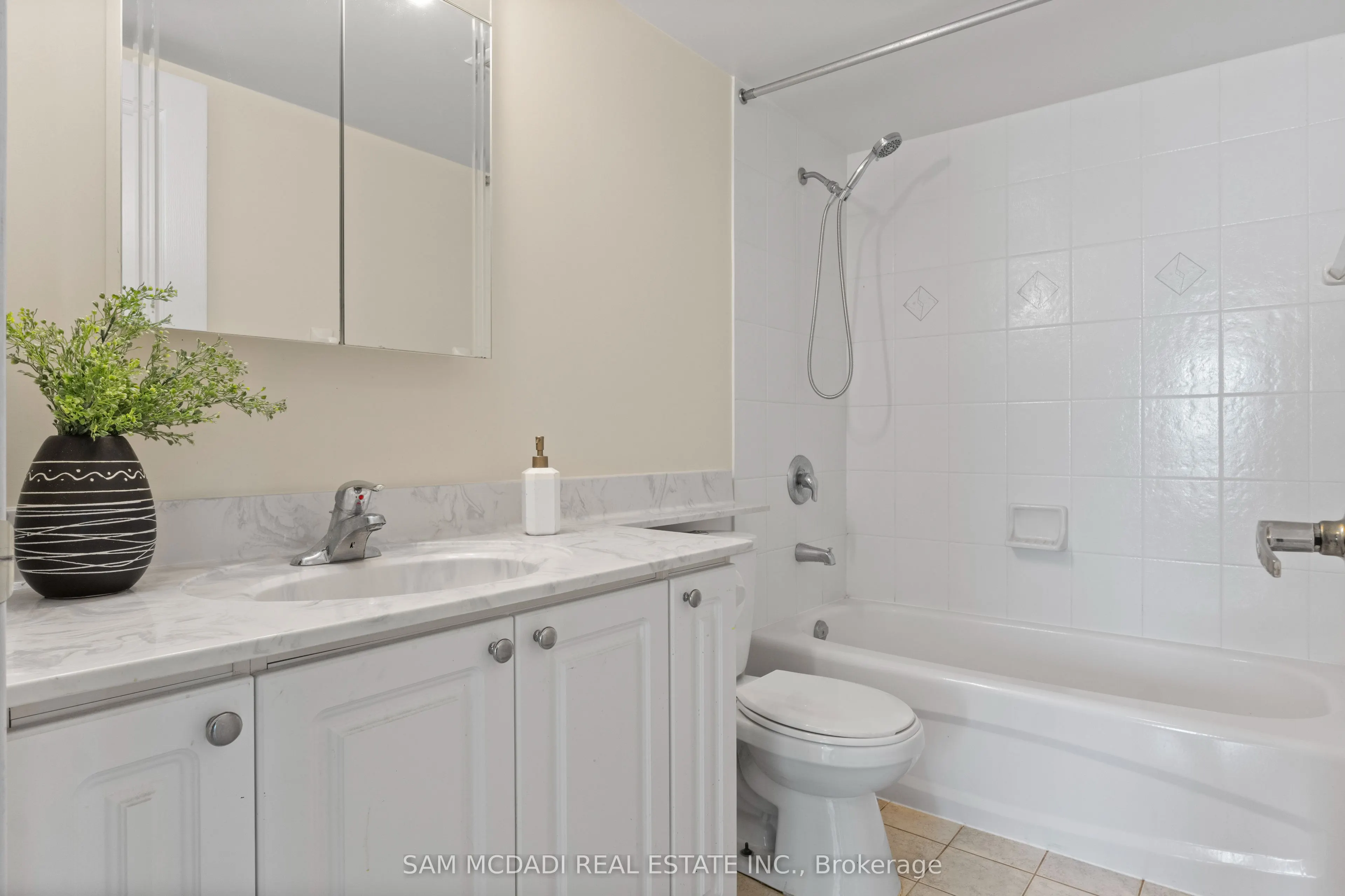 4879 Kimbermount Avenue, #1608