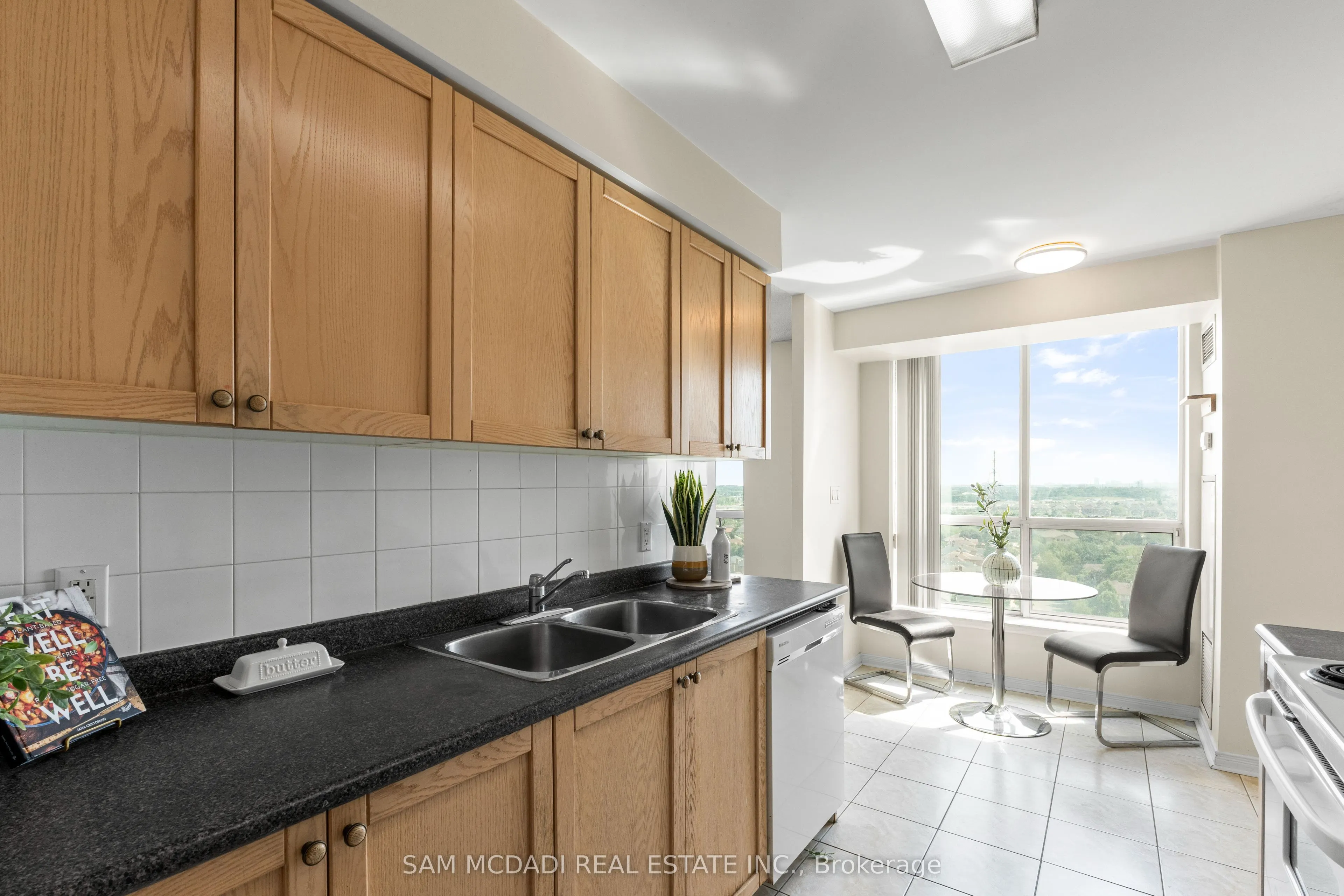 4879 Kimbermount Avenue, #1608