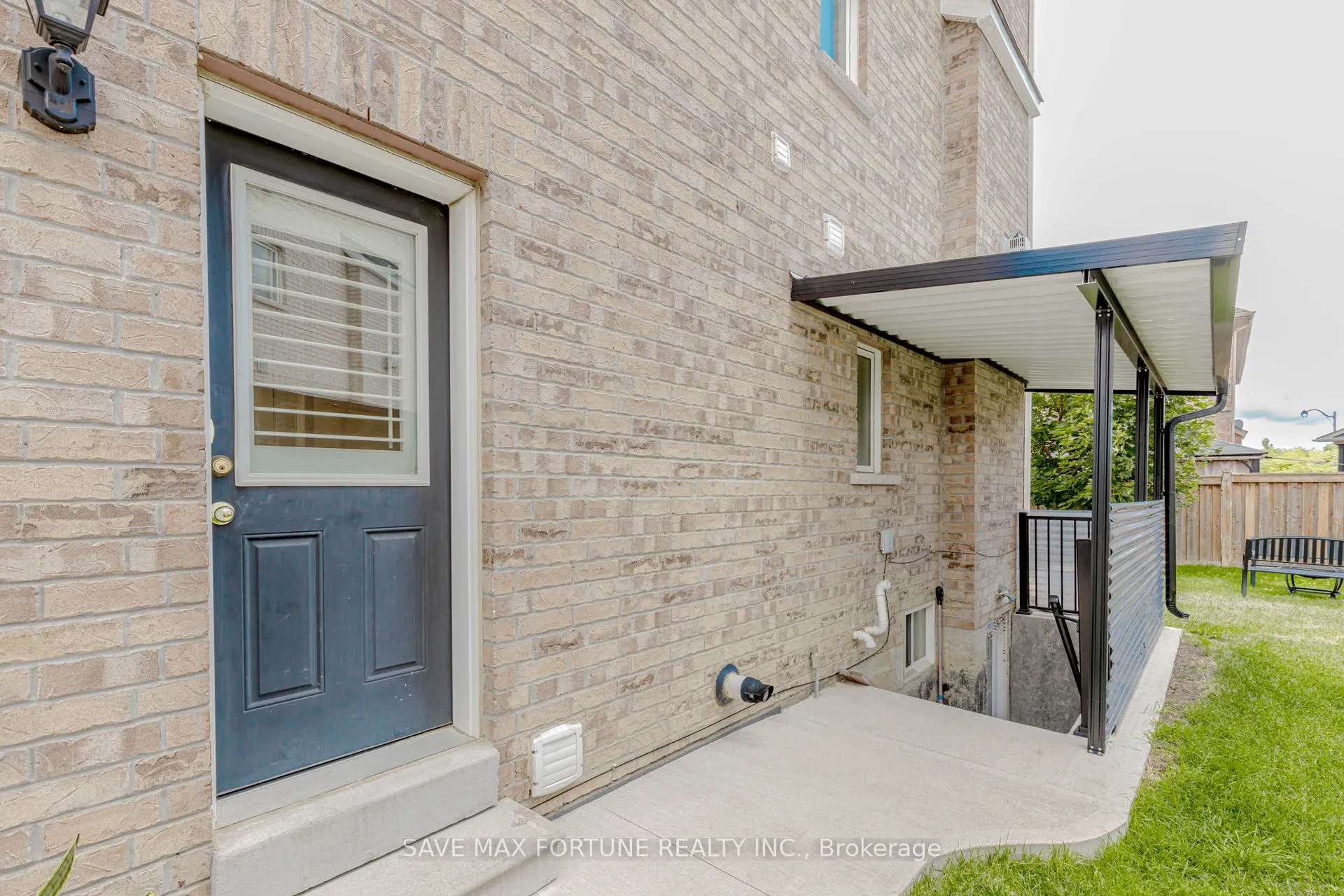 16 Berryfield Way NE