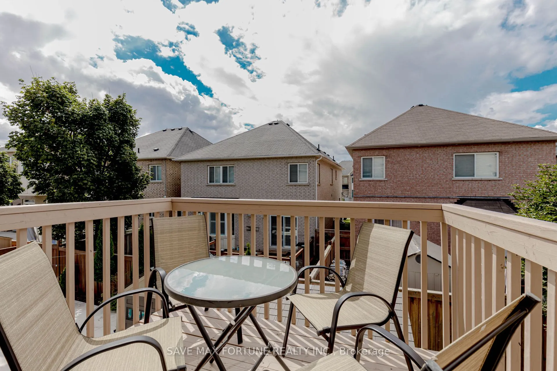16 Berryfield Way NE