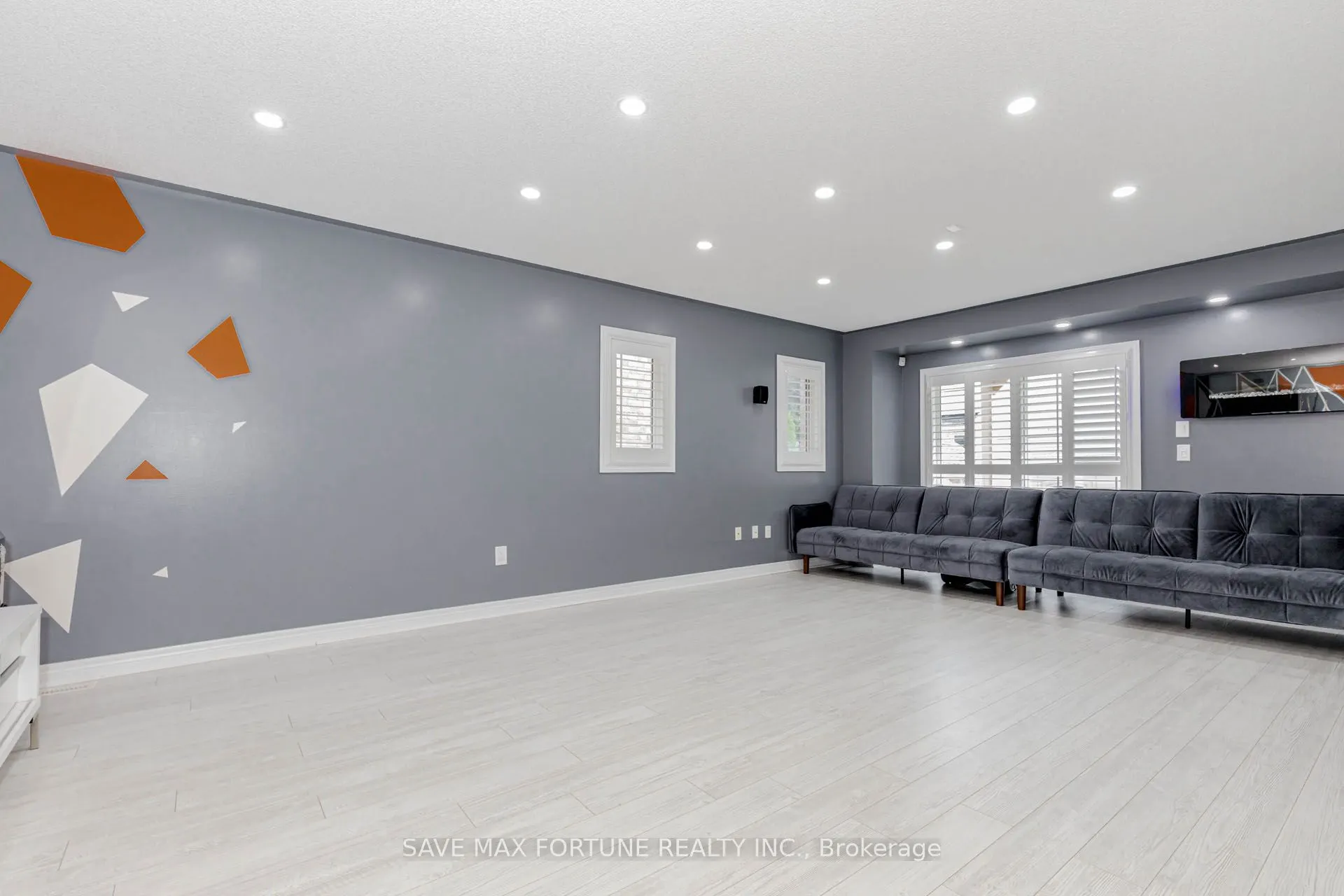 16 Berryfield Way NE