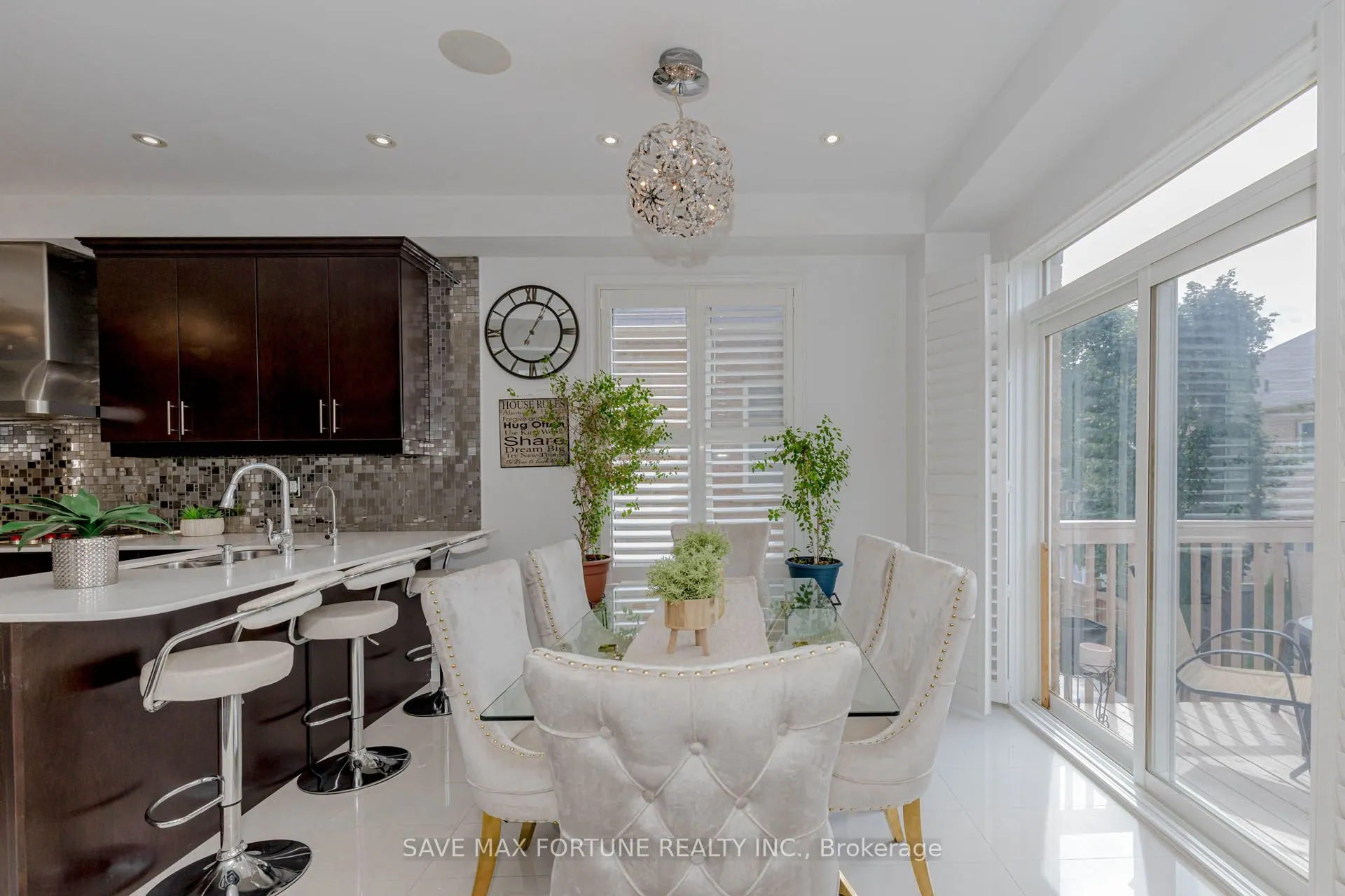 16 Berryfield Way NE