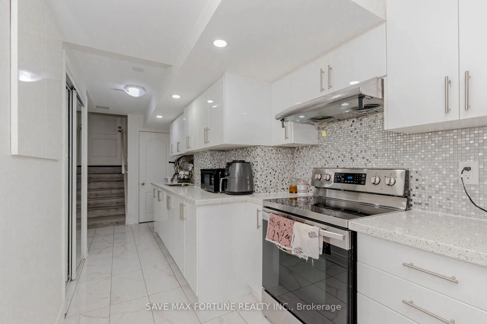 16 Berryfield Way NE