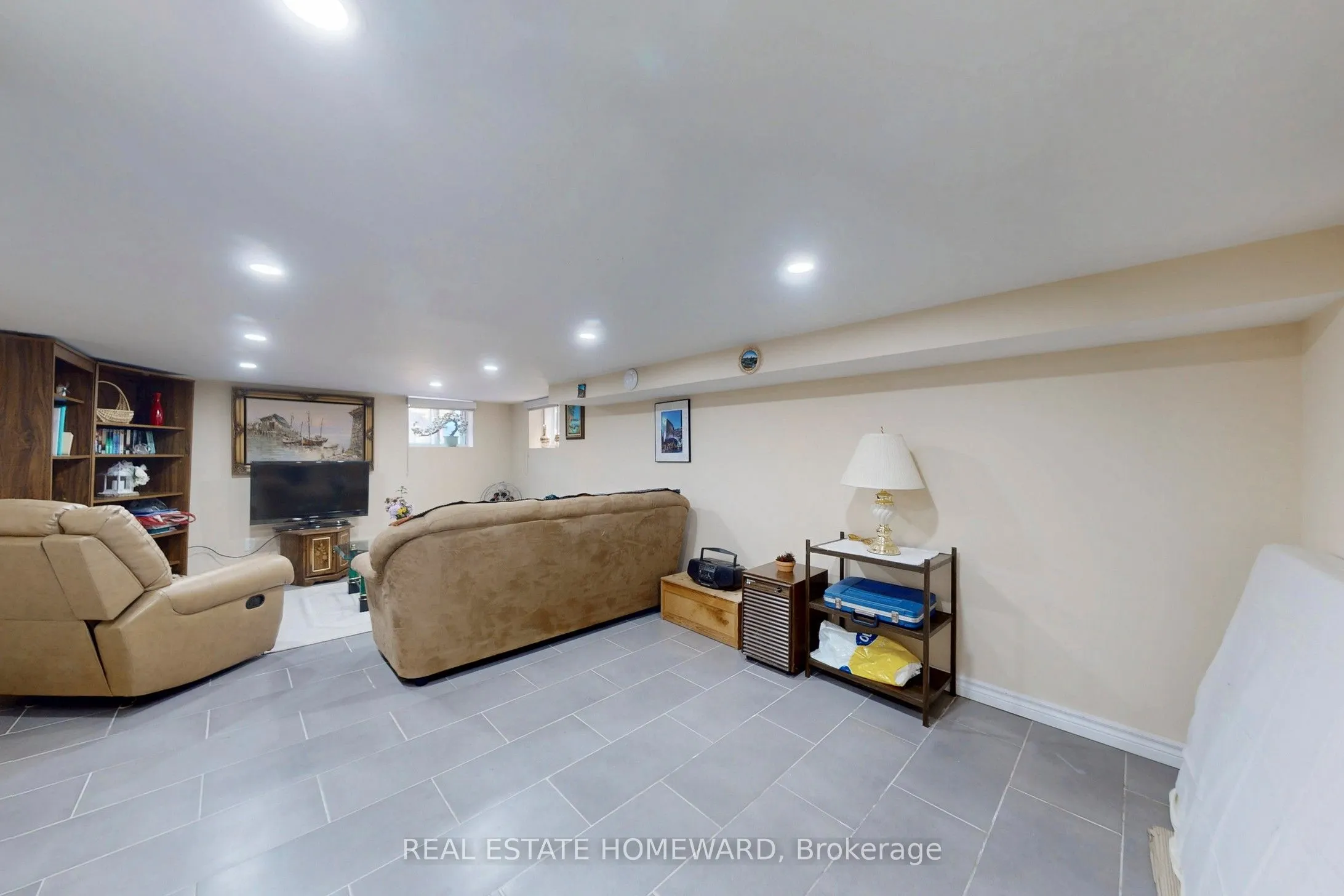 87 Guestville Avenue