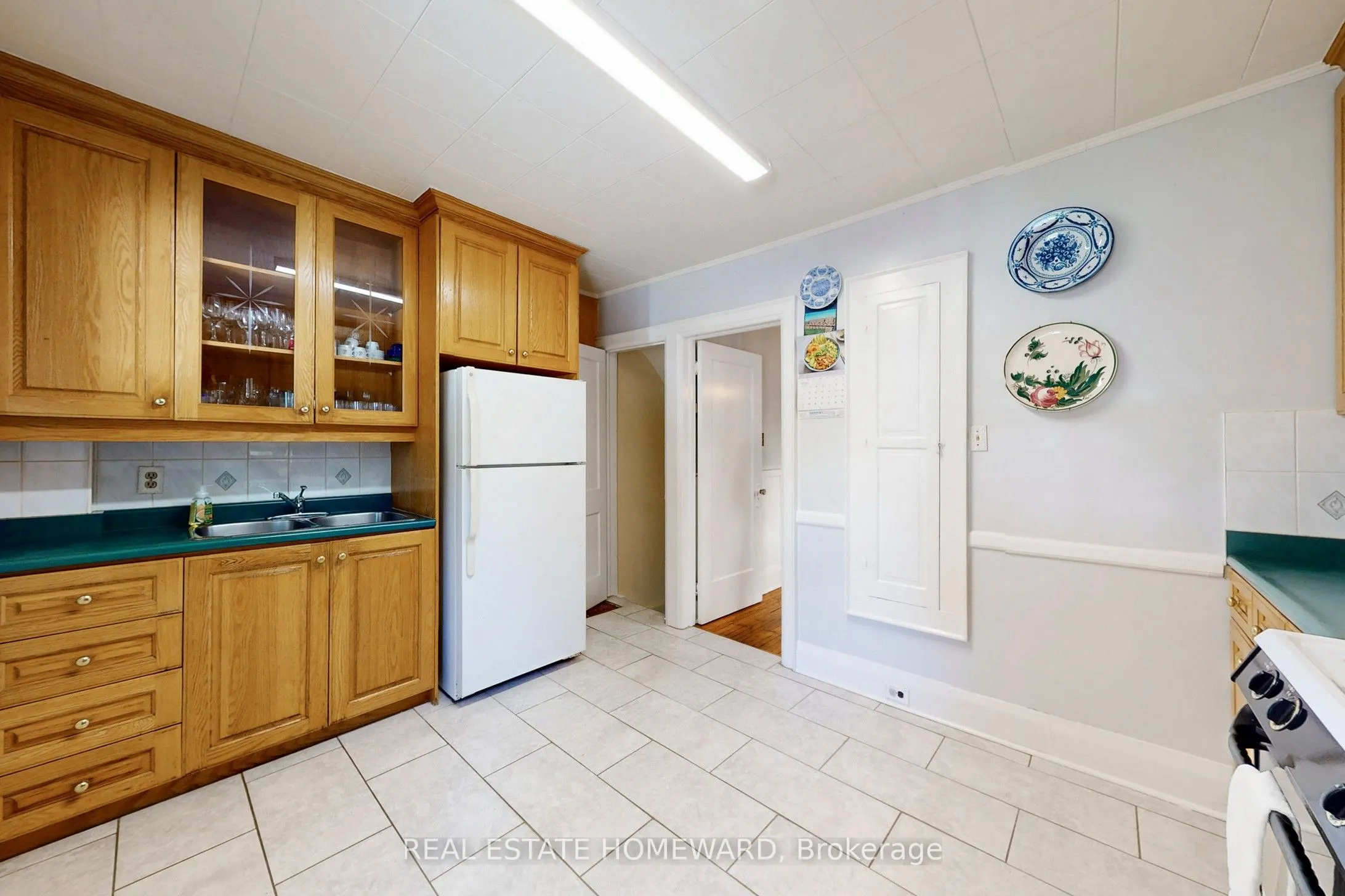 87 Guestville Avenue