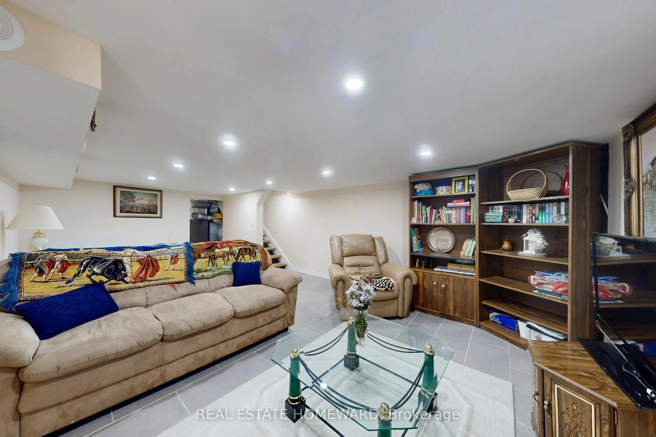 87 Guestville Avenue