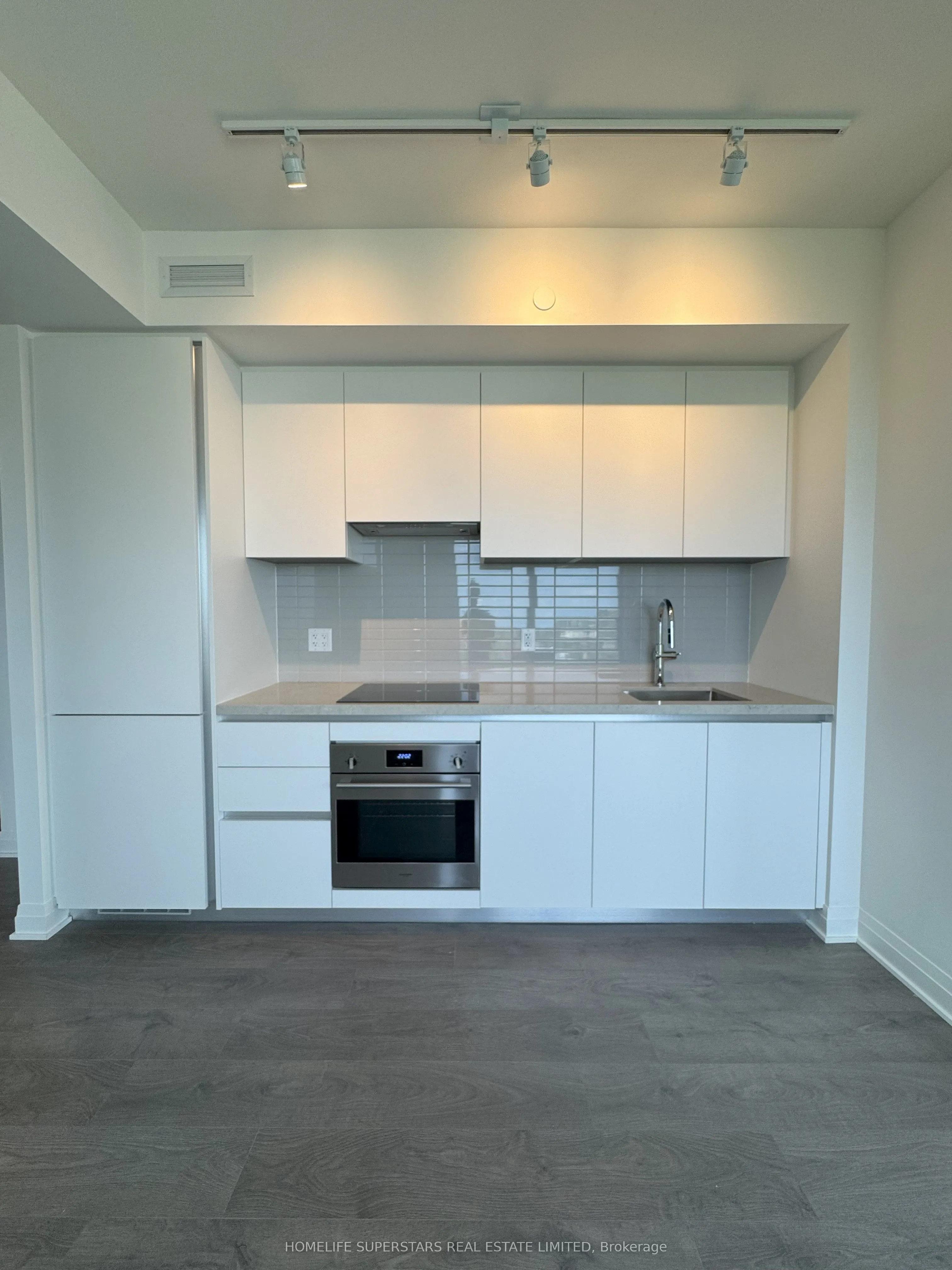 4015 The Exchange, #1102