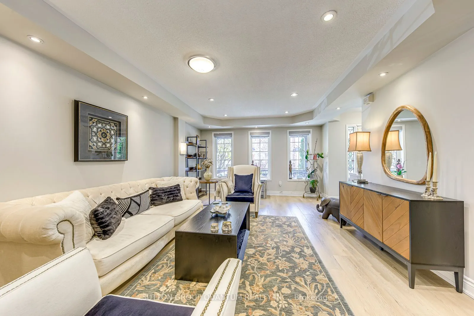 215 ROXTON Road
