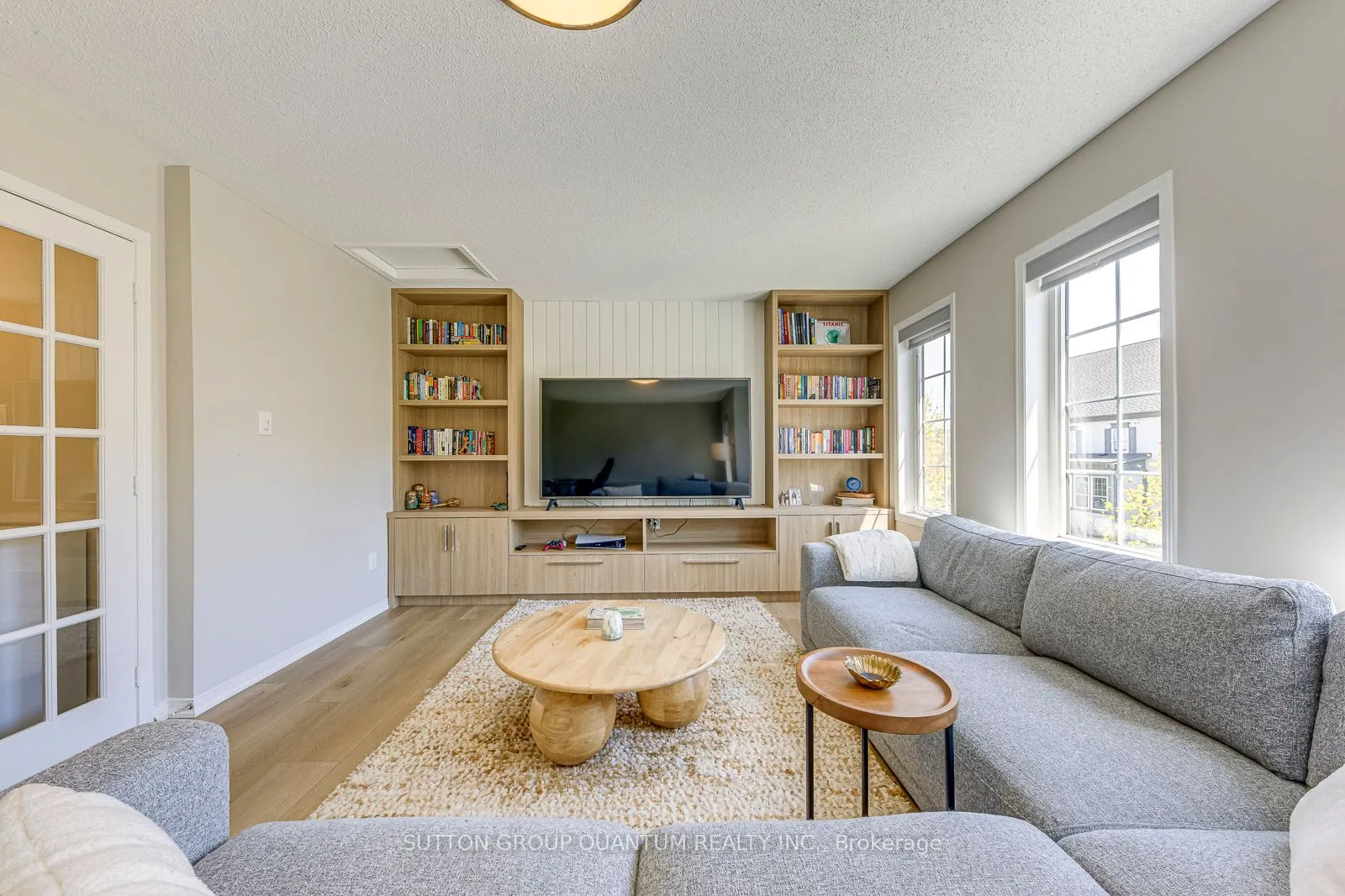 215 ROXTON Road