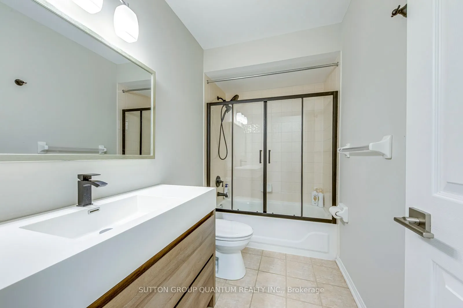 215 ROXTON Road