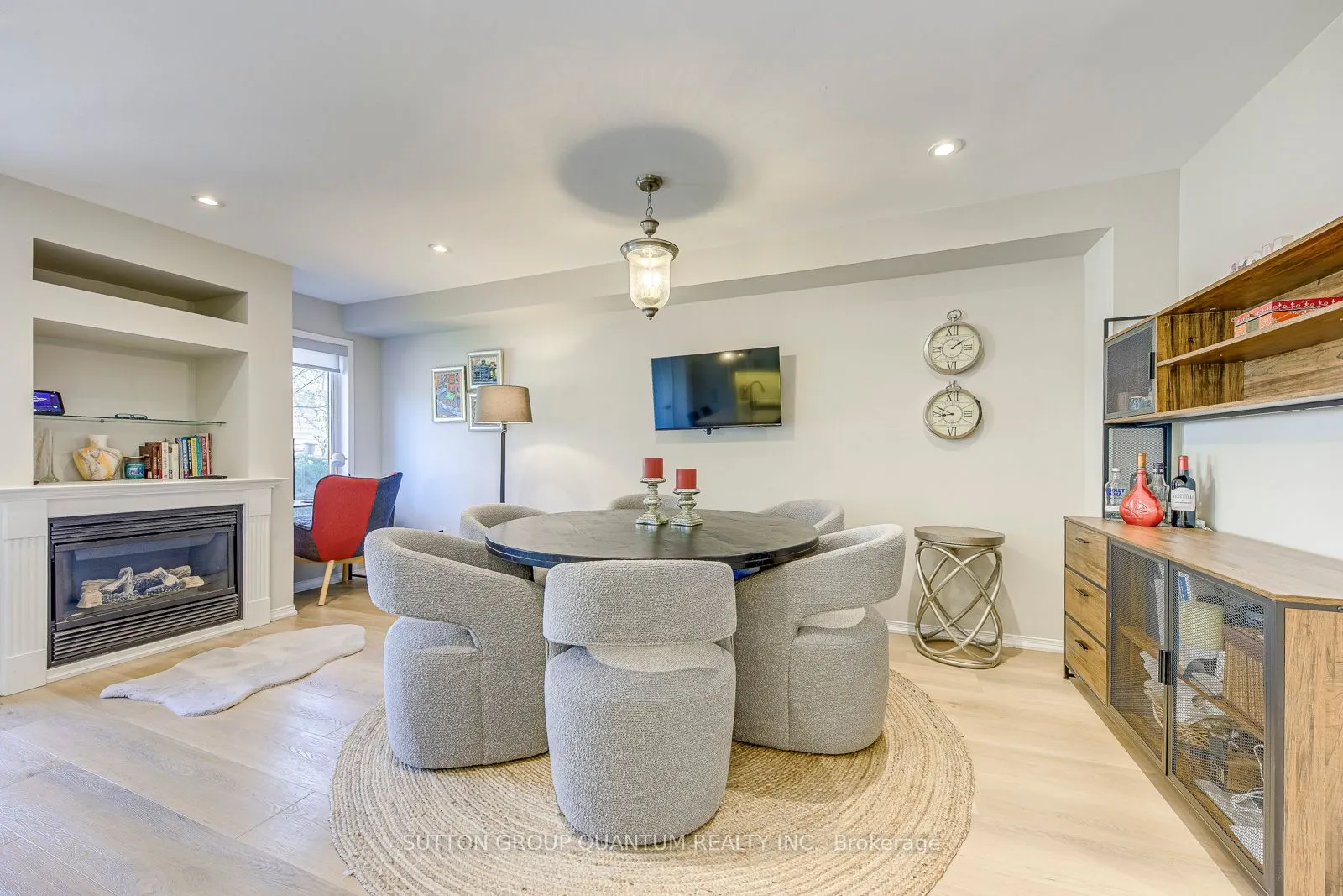 215 ROXTON Road