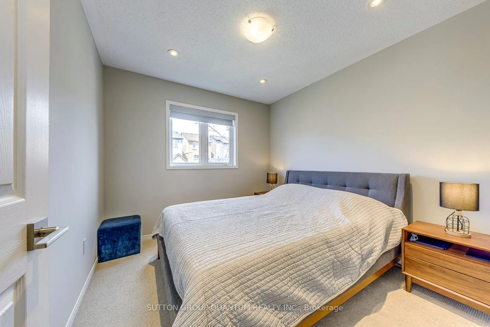 215 ROXTON Road