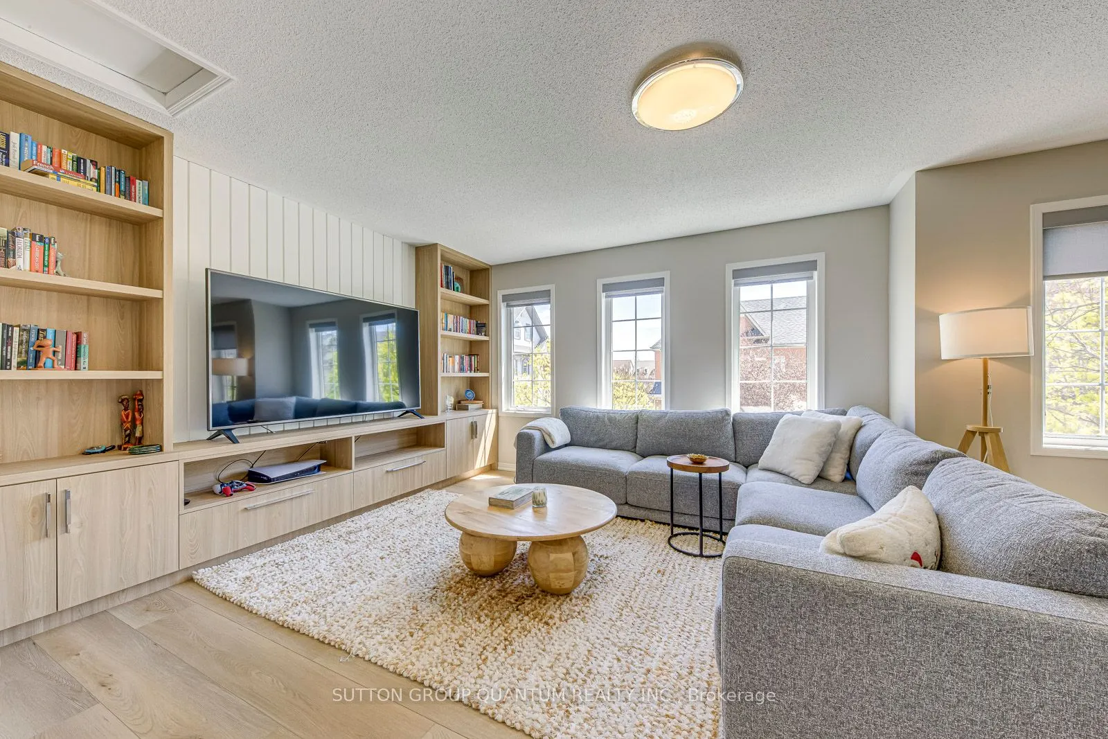 215 ROXTON Road