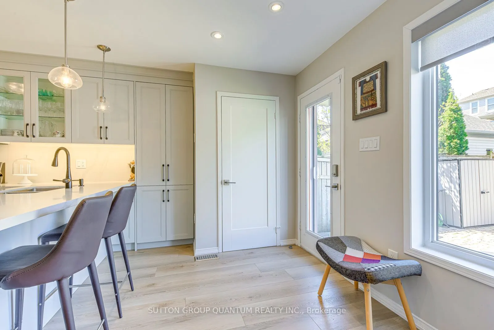 215 ROXTON Road