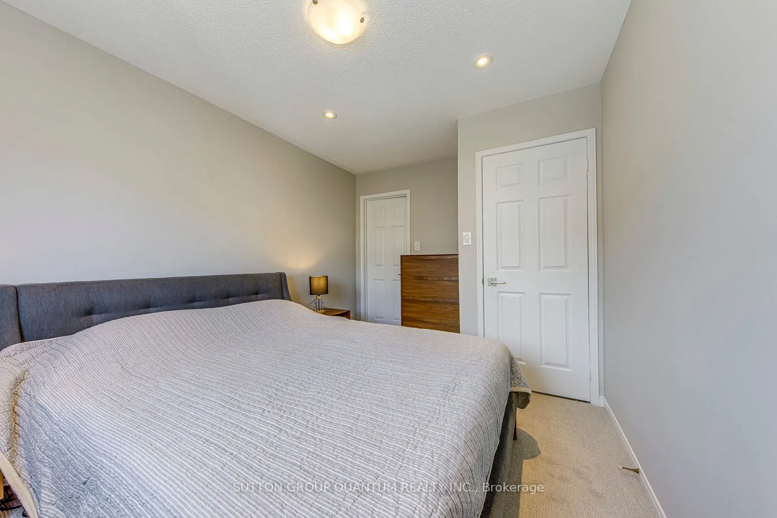 215 ROXTON Road
