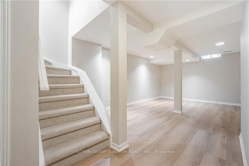 215 ROXTON Road