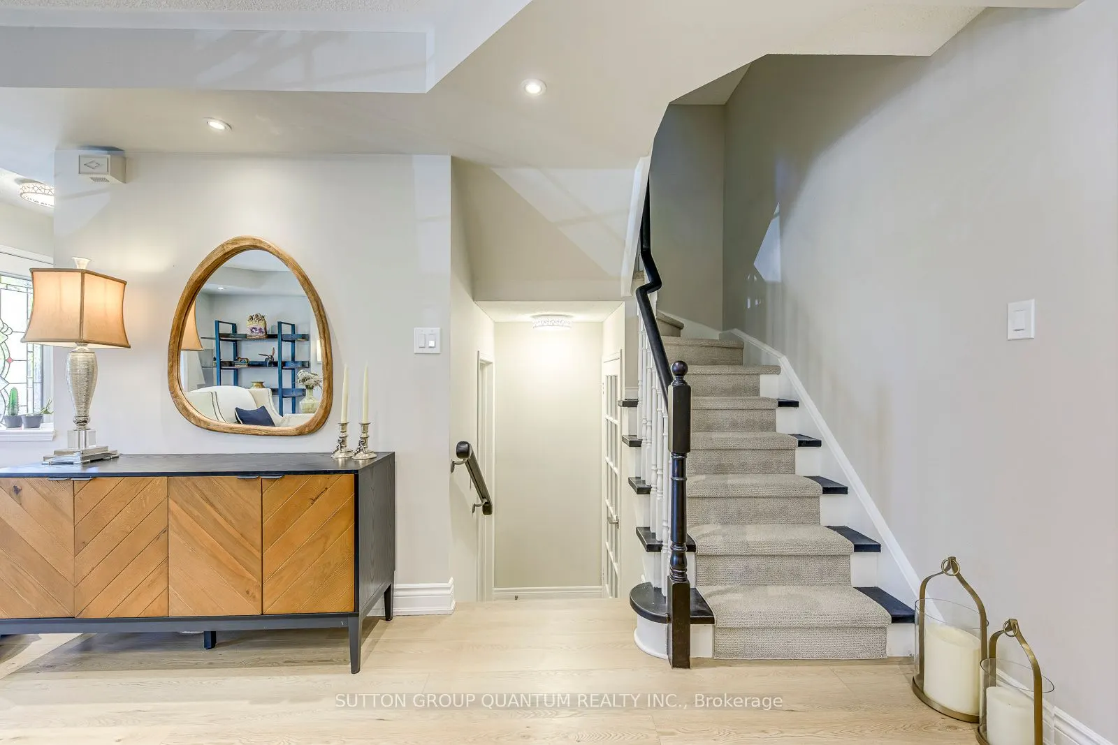 215 ROXTON Road