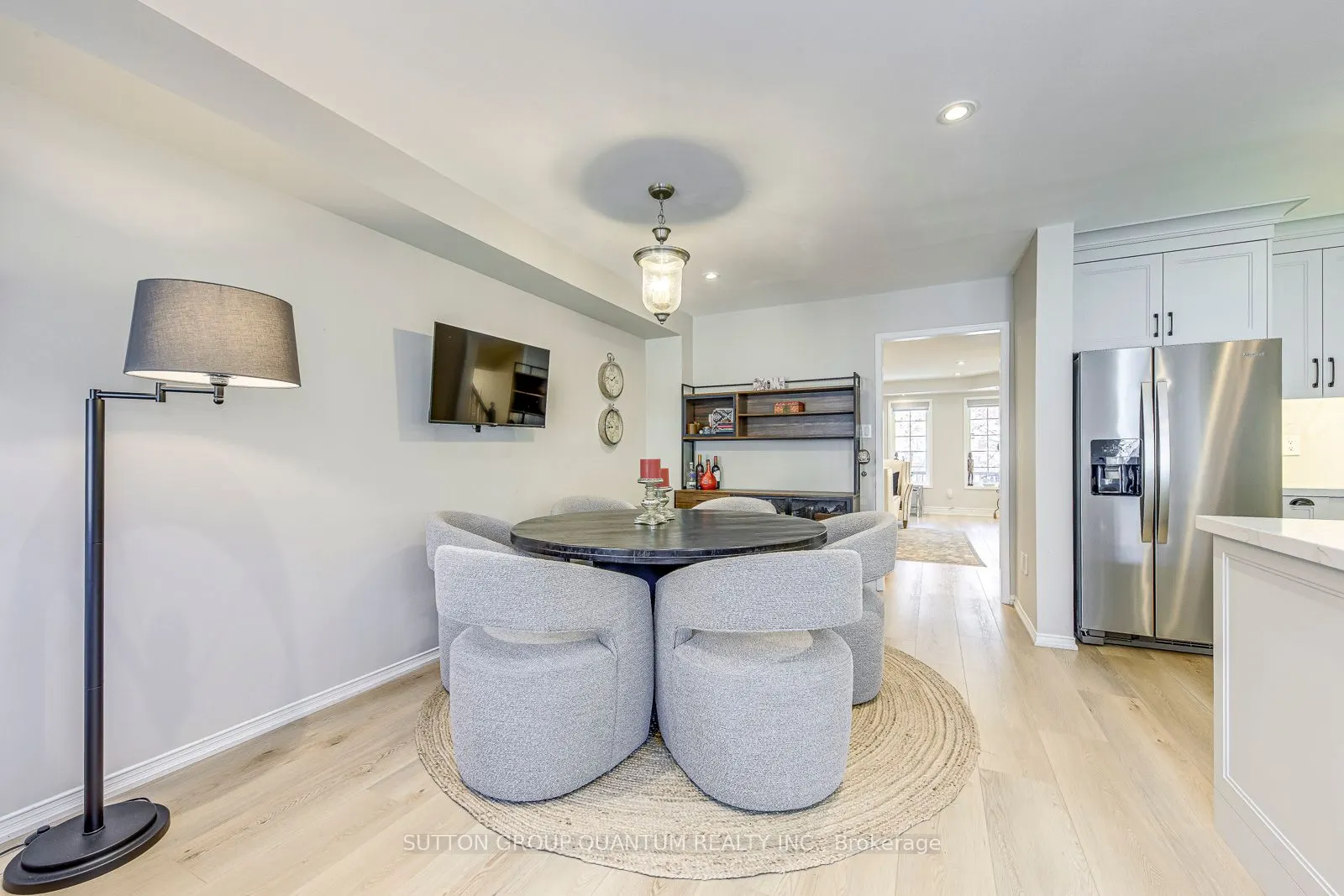 215 ROXTON Road