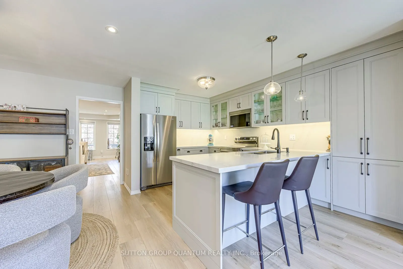 215 ROXTON Road