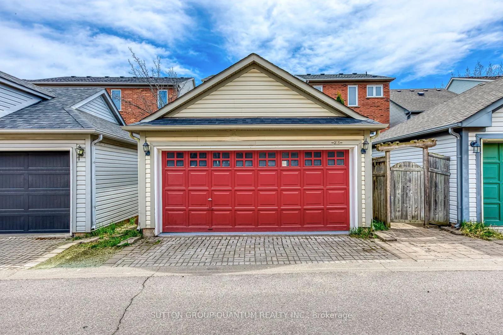 215 ROXTON Road