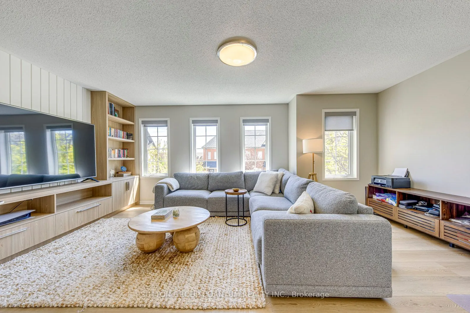 215 ROXTON Road