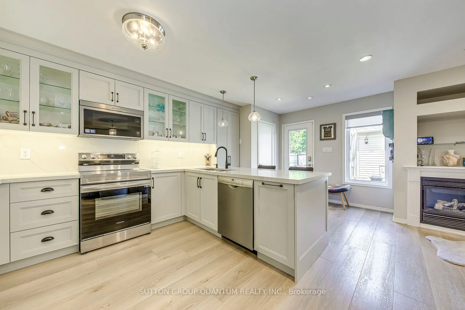 215 ROXTON Road