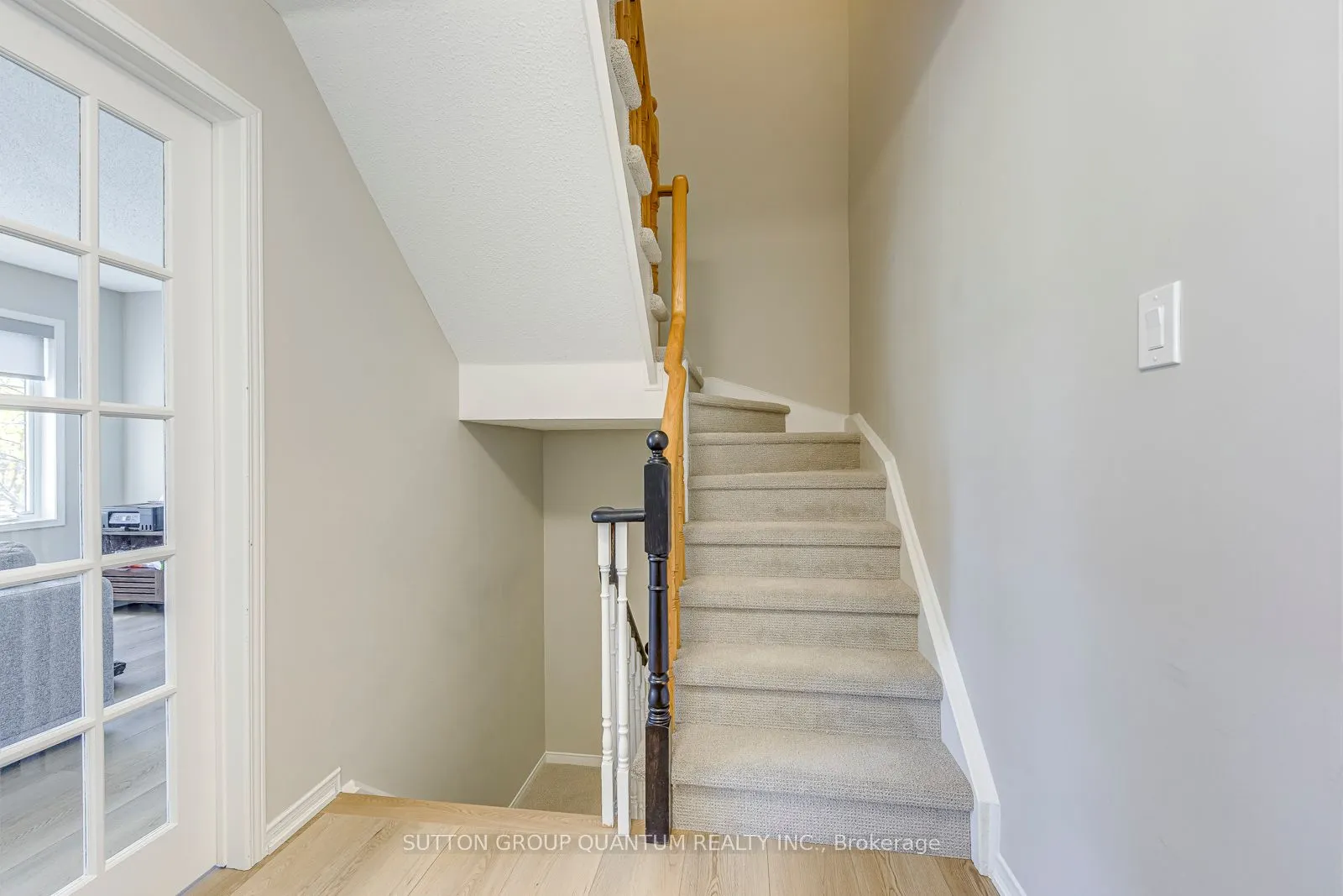 215 ROXTON Road