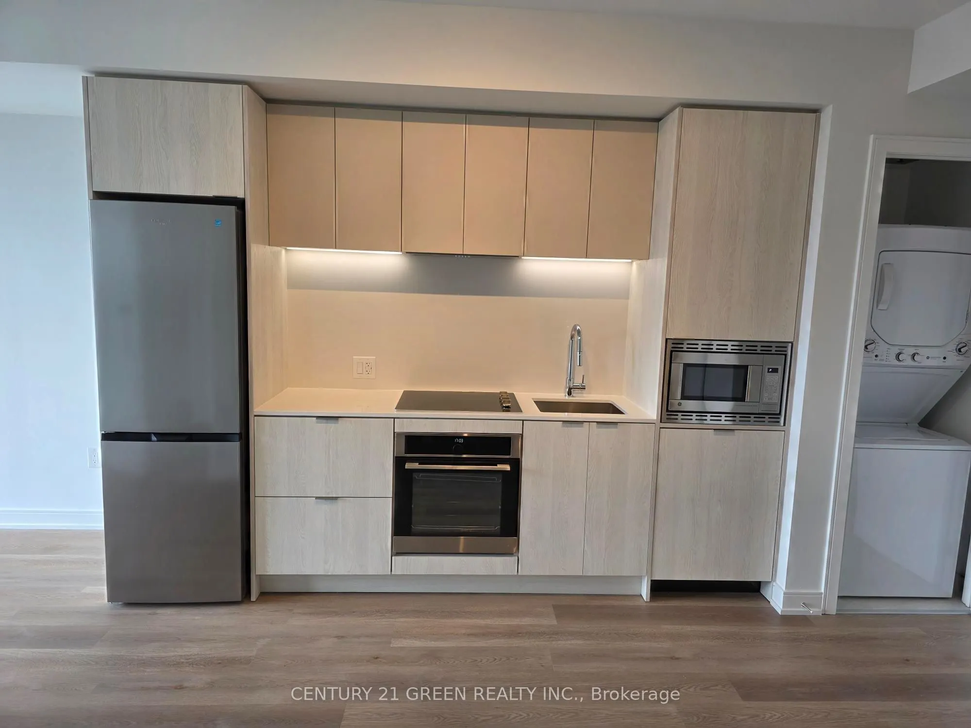 89 Dundas Street W, #1106