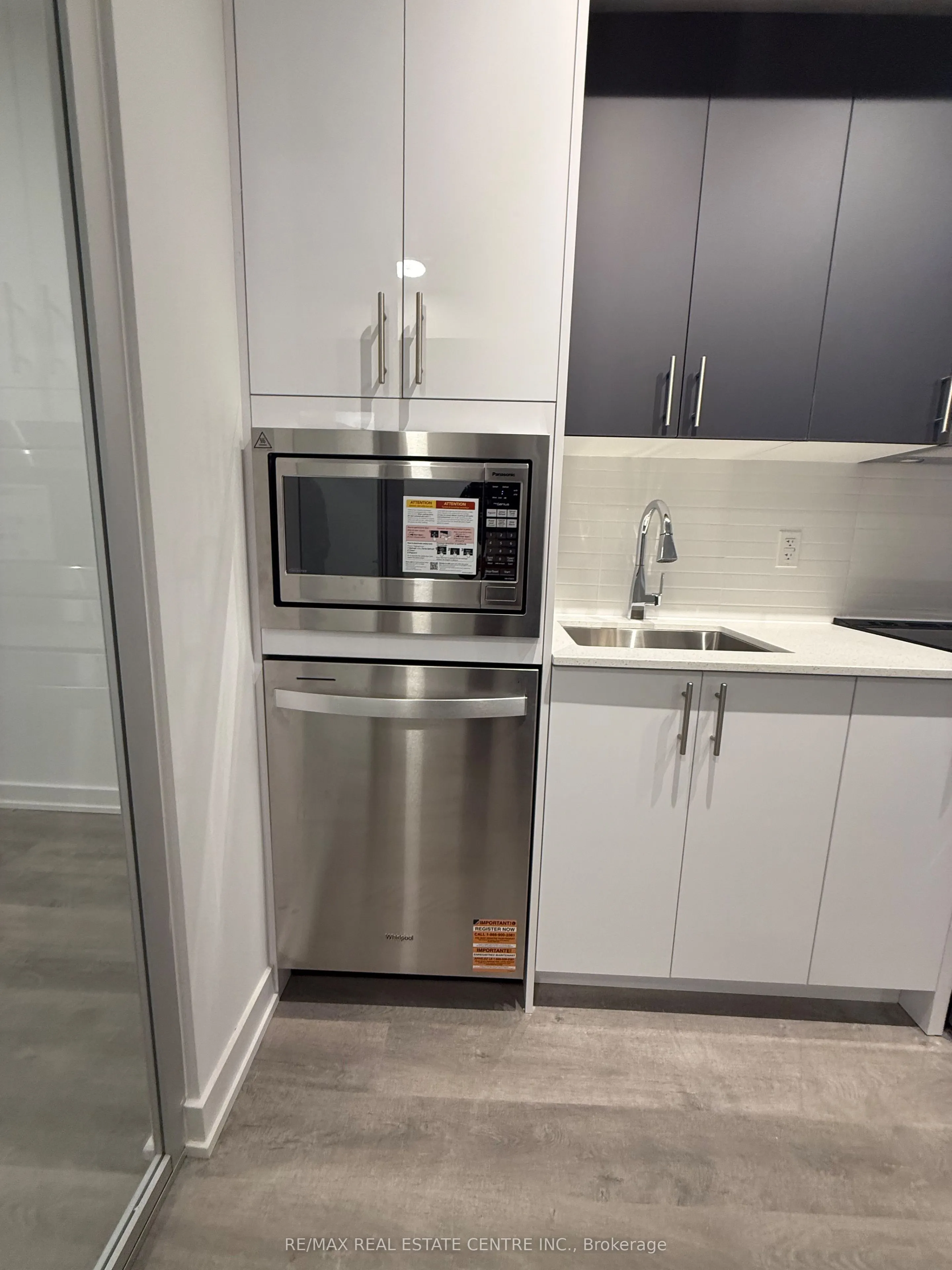5081 Hurontario Street, #3107
