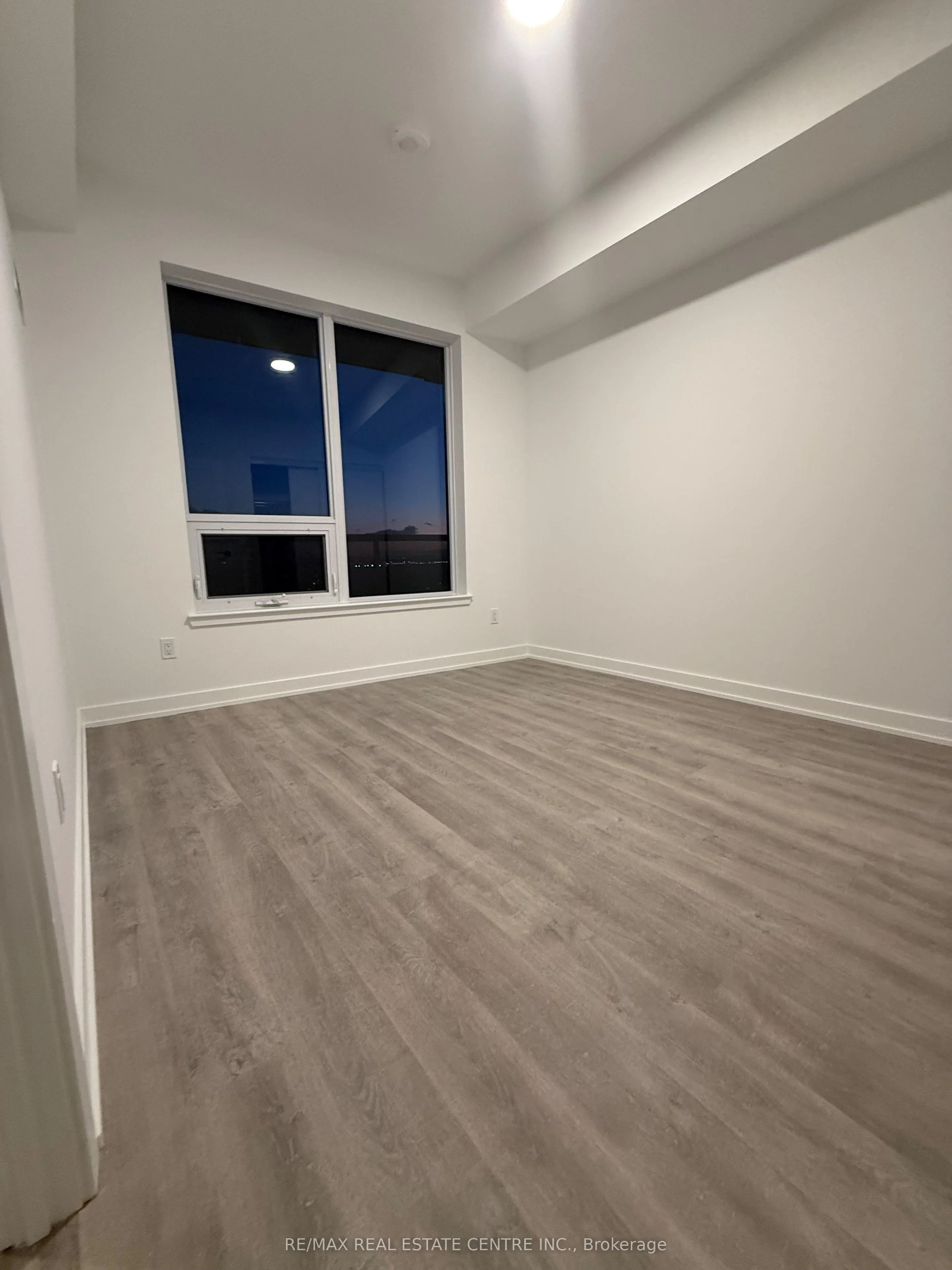 5081 Hurontario Street, #3107