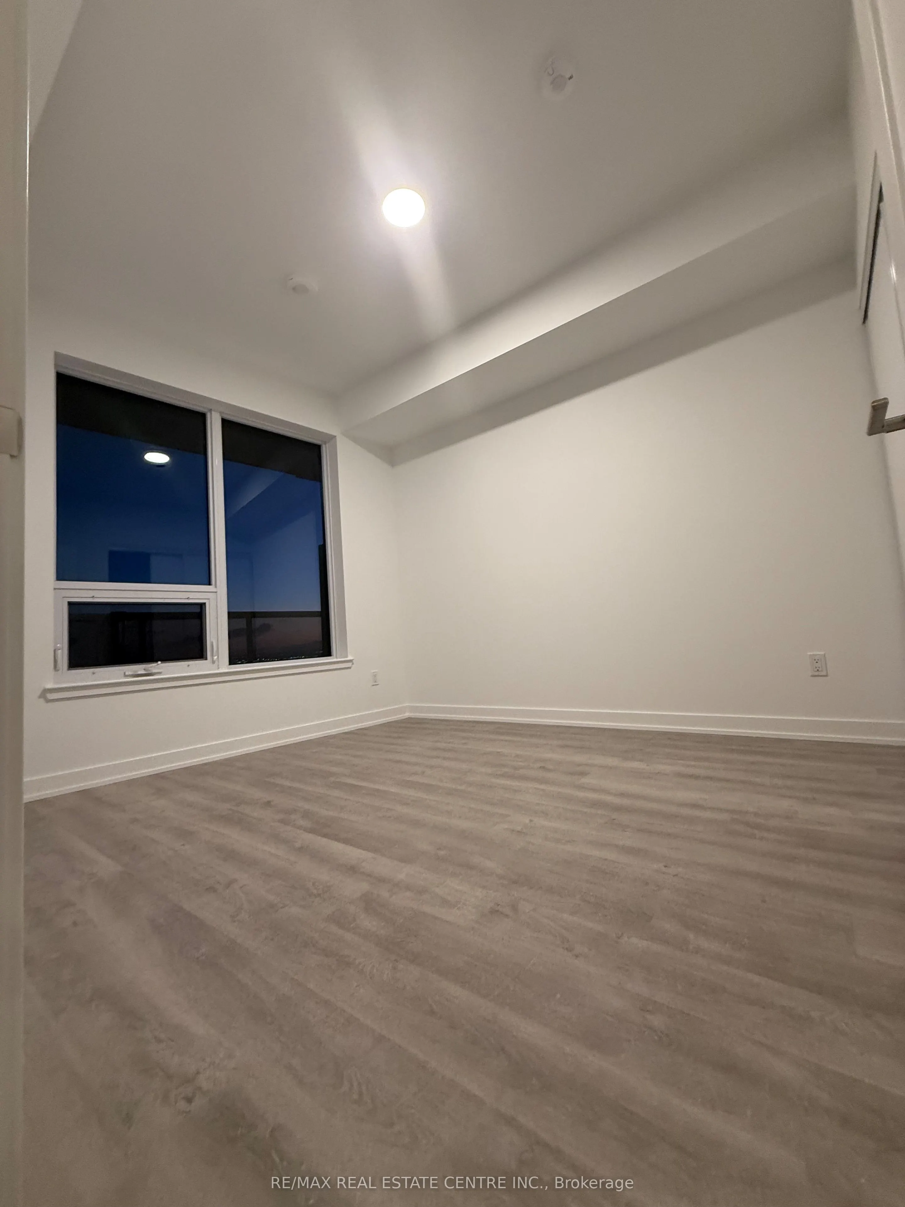 5081 Hurontario Street, #3107