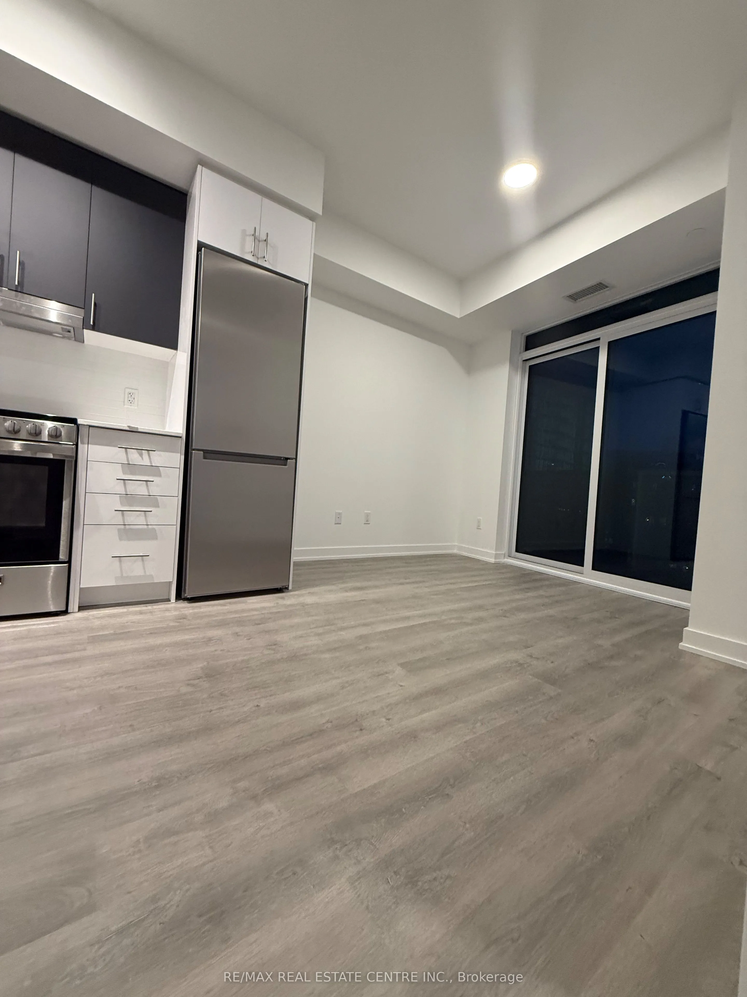 5081 Hurontario Street, #3107
